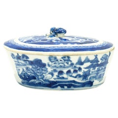 Antike blau-weiße kantonische chinesische Export-Porzellan-Butterschale mit Deckel aus Porzellan