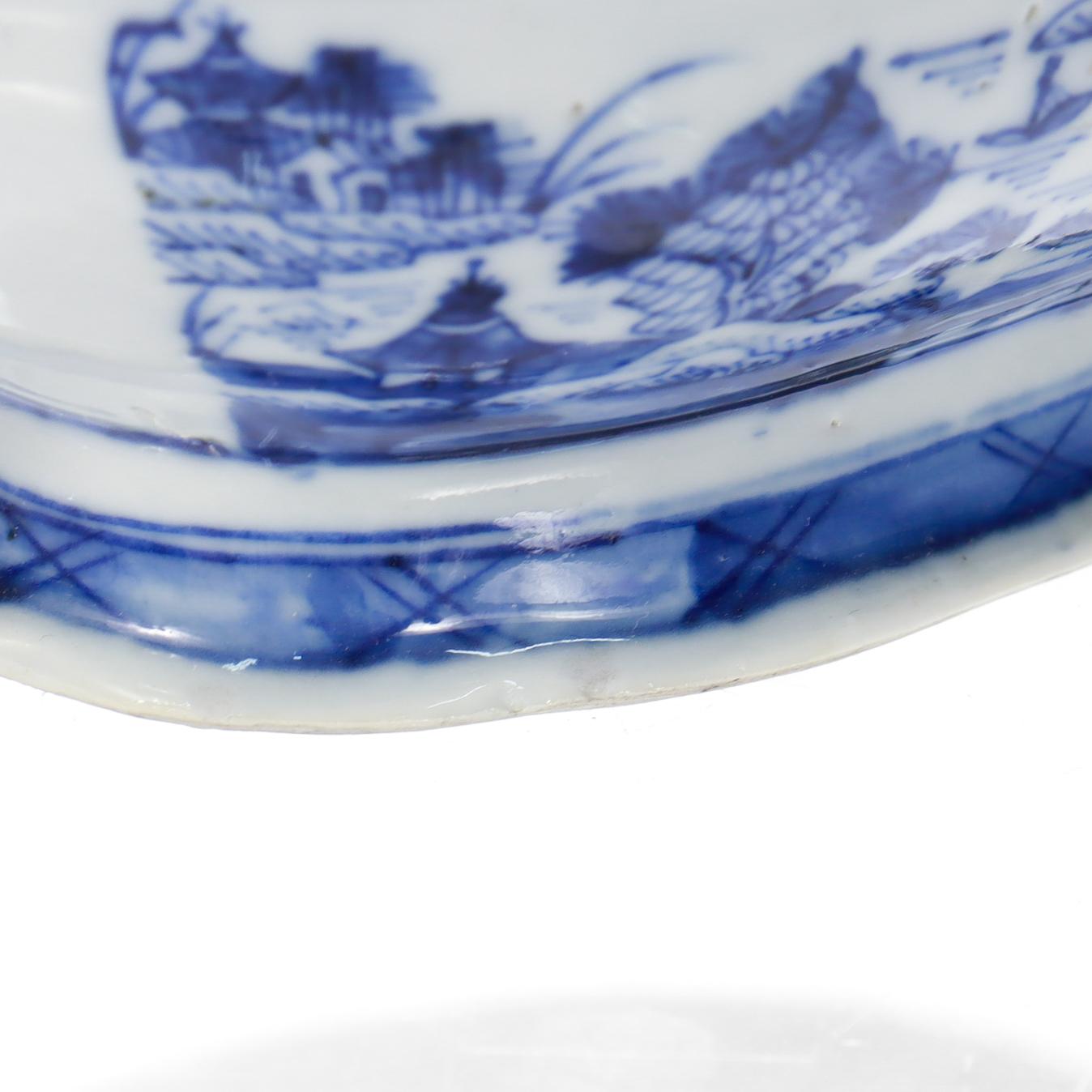 Antica zuppiera per salse in miniatura in porcellana cinese da esportazione di Canton blu e bianco in vendita 8