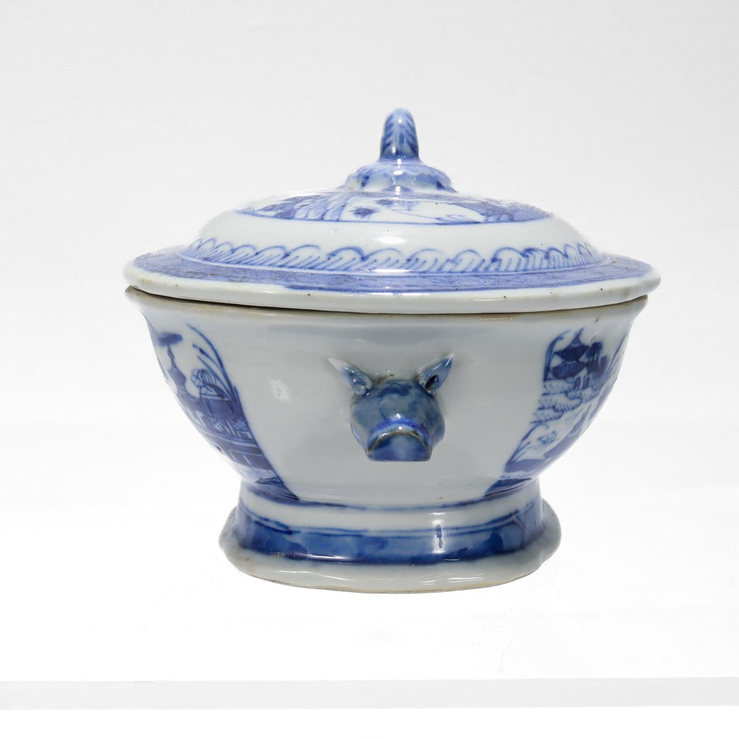 Porcellana Antica zuppiera per salse in miniatura in porcellana cinese da esportazione di Canton blu e bianco in vendita