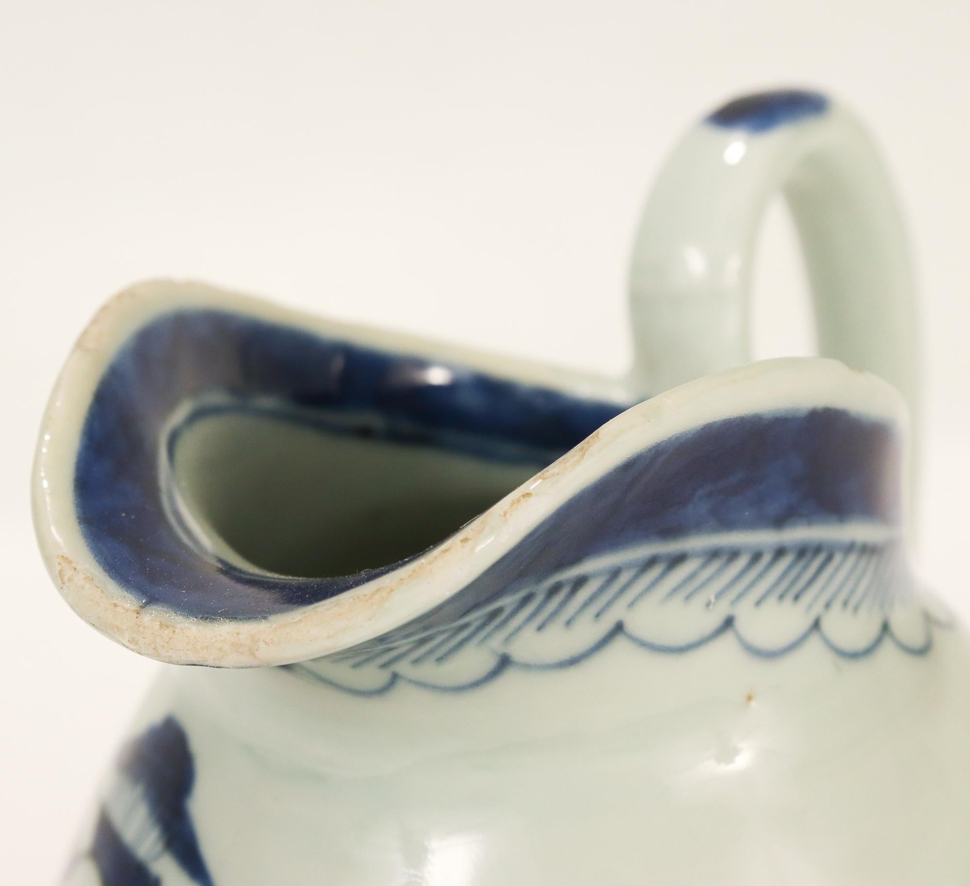 Pichet ou pichet ancien en porcelaine d'exportation chinoise de Canton bleu et blanc 8