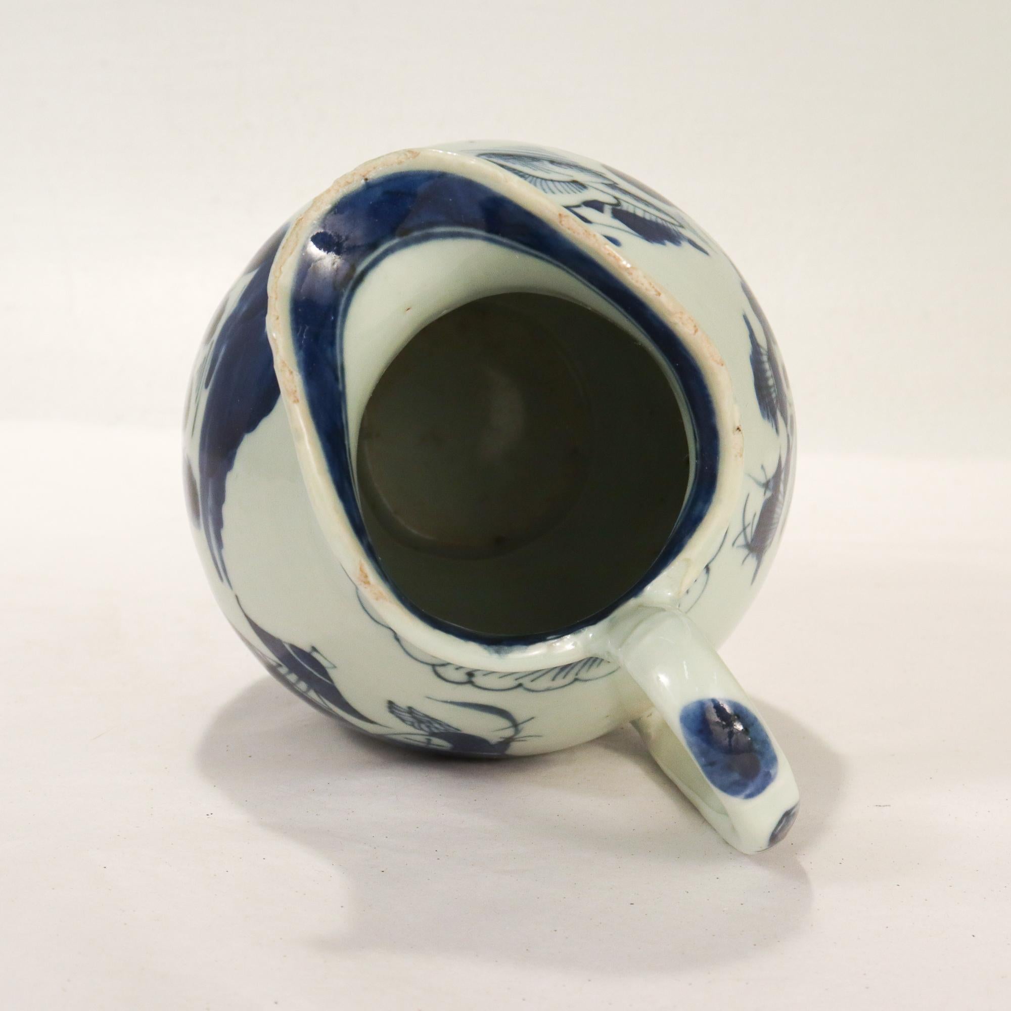 Pichet ou pichet ancien en porcelaine d'exportation chinoise de Canton bleu et blanc 2