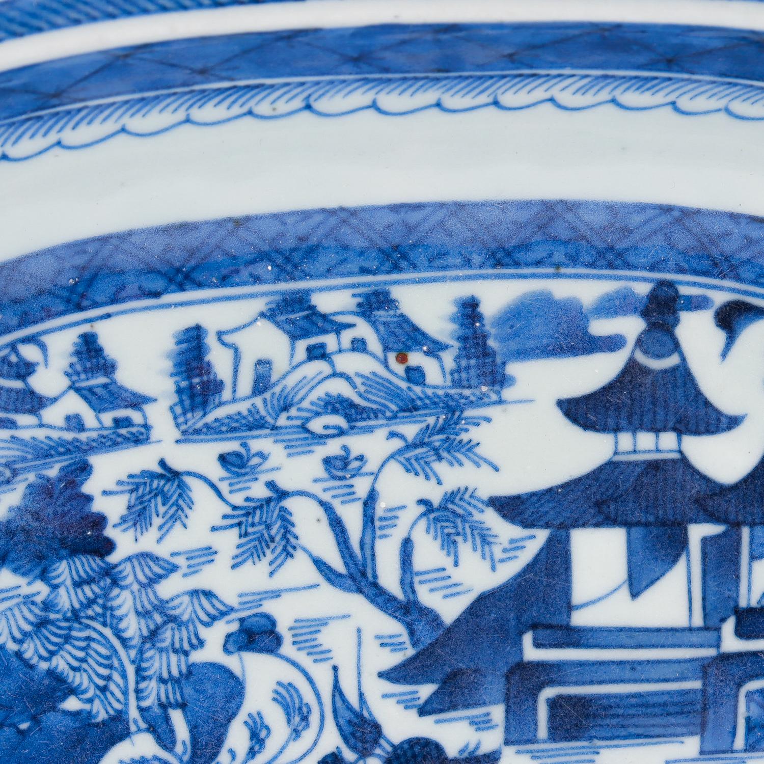 Antique Blue & White Canton Pattern Chinese Export Porcelain Open Vegetable Dish For Sale 9