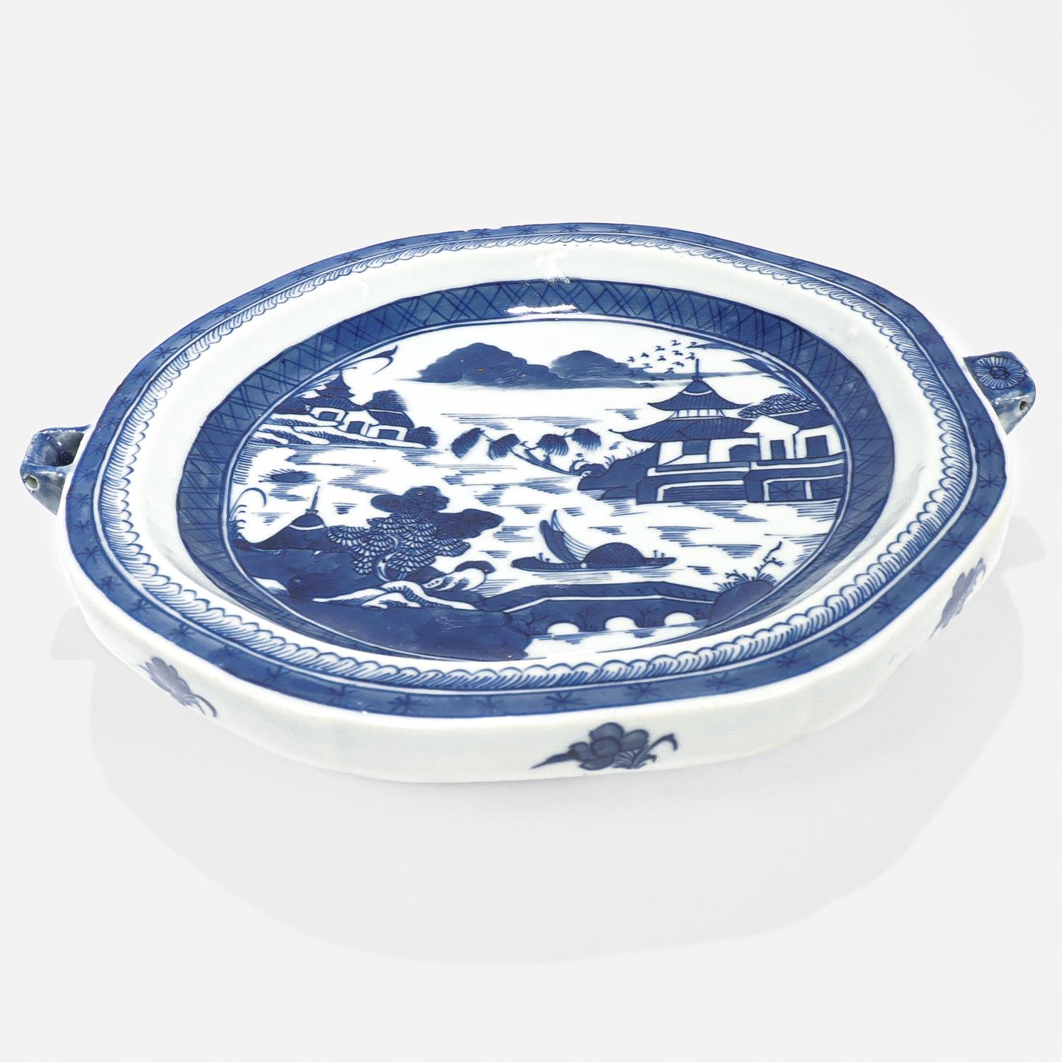 Antique Blue & White Canton Pattern Chinese Export Porcelain Plate Warmer In Good Condition In Philadelphia, PA