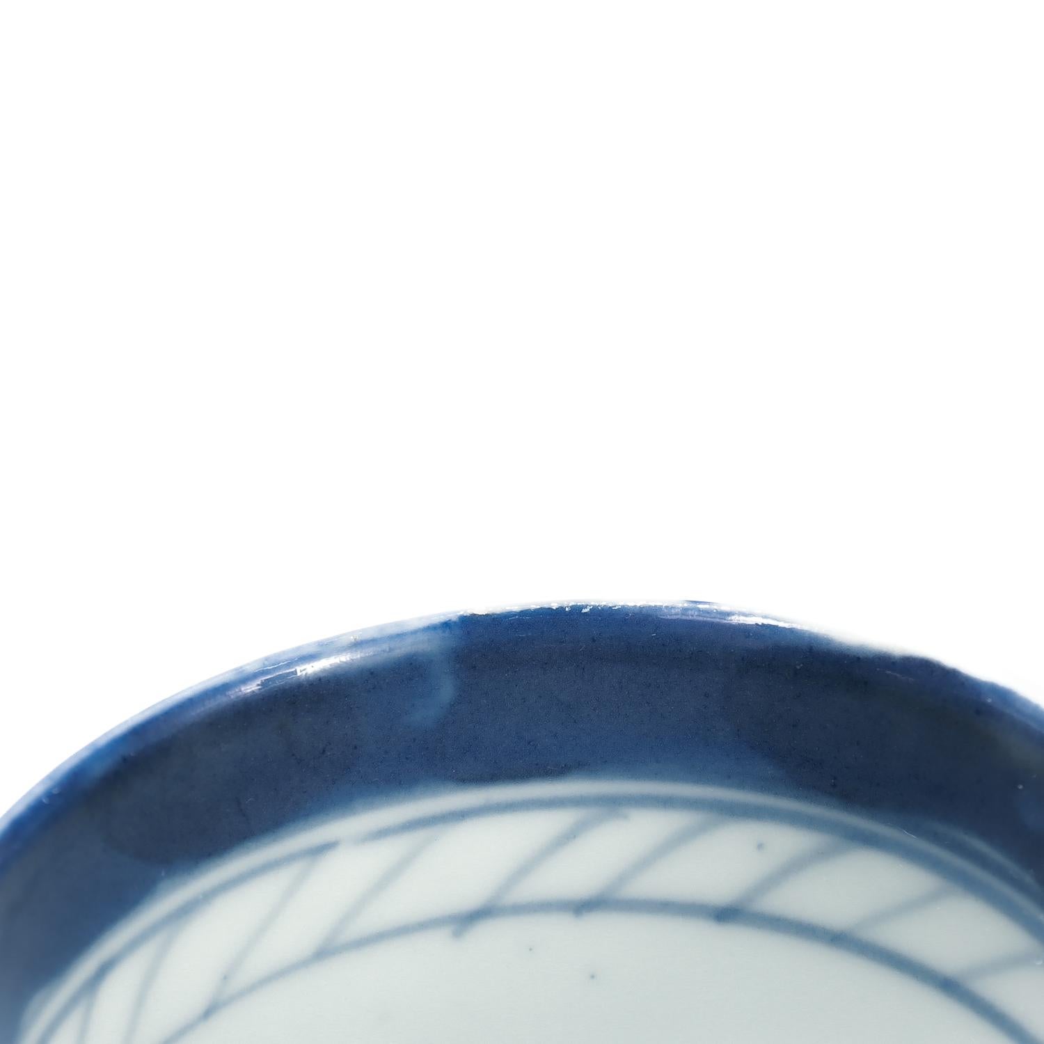 Antiker blau-weißer chinesischer Export-Kanton-Porzellan-Weinbecher oder -becher aus Porzellan im Angebot 4