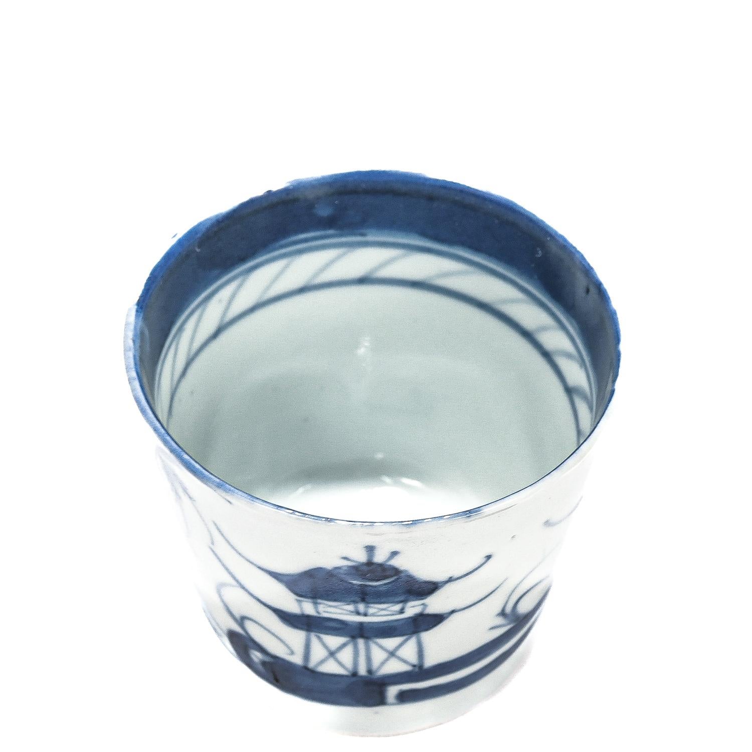 Antiker blau-weißer chinesischer Export-Kanton-Porzellan-Weinbecher oder -becher aus Porzellan (19. Jahrhundert) im Angebot