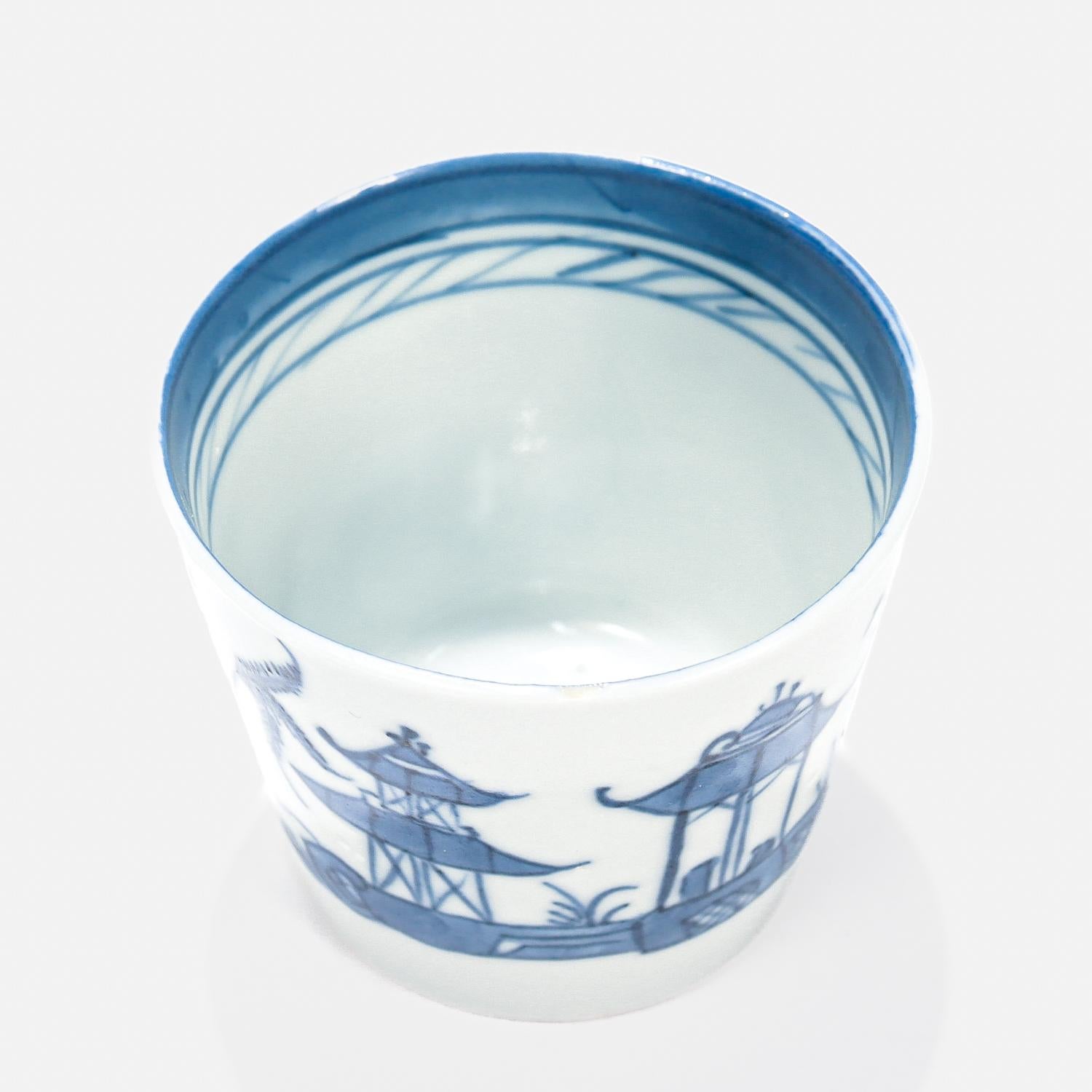 Antique Blue & White Chinese Export Canton Porcelain Wine Beaker or Cup For Sale 4