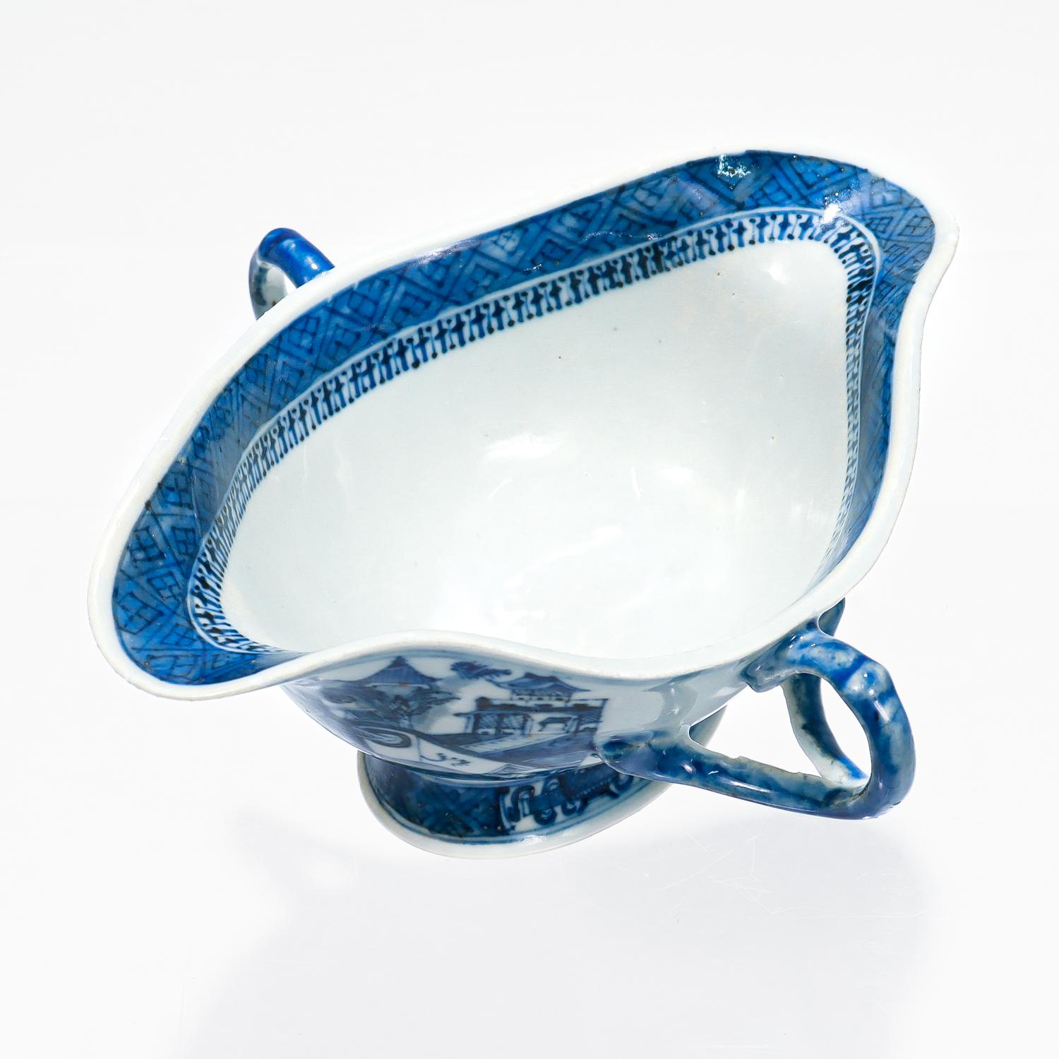 Antique Blue & White Chinese Export Nanking Porcelain Gravy Boat For Sale 4
