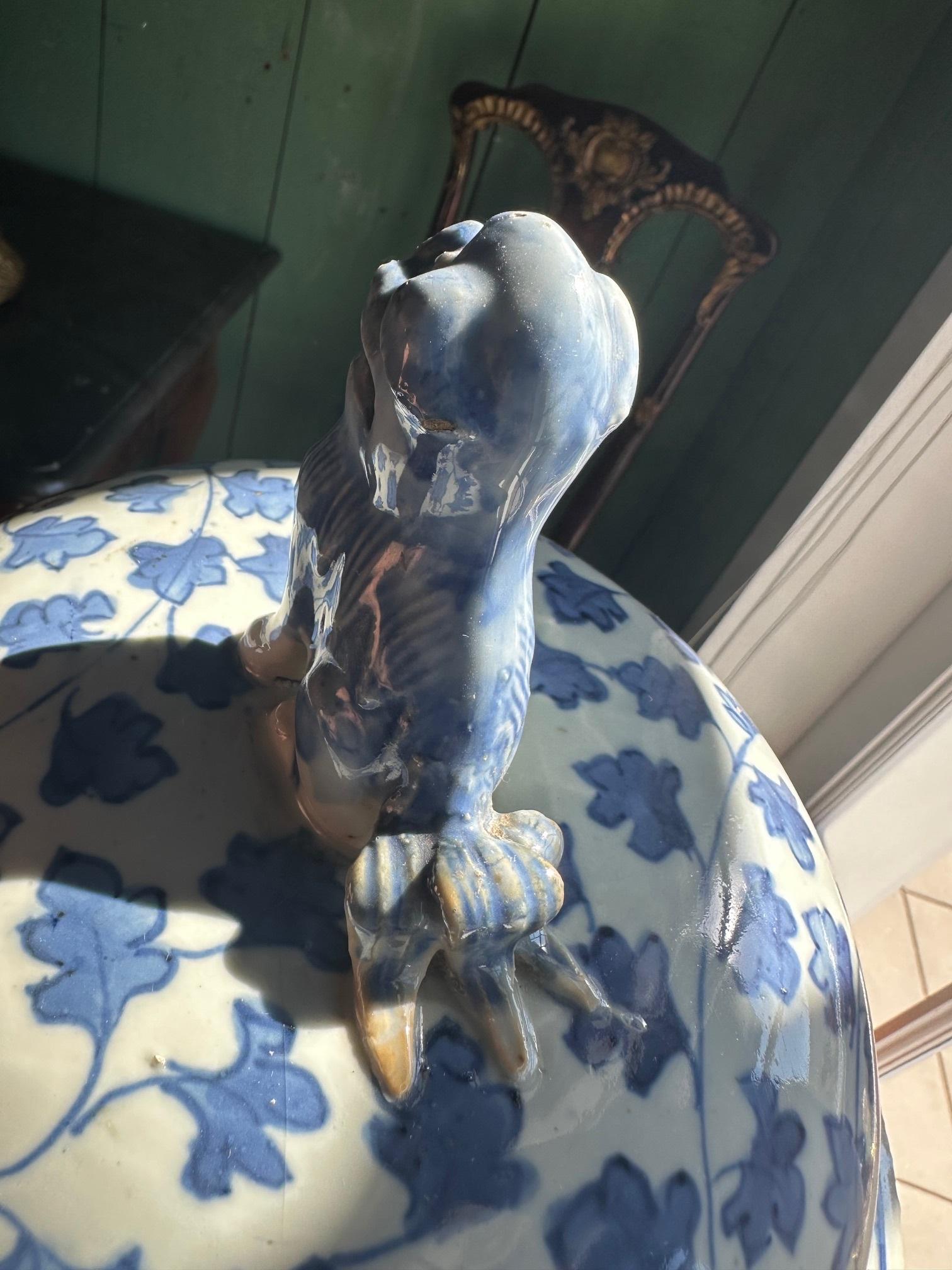 Antico vaso cinese blu e bianco con grande coperchio a forma di tempio Antiquariato Los Angeles in vendita 7