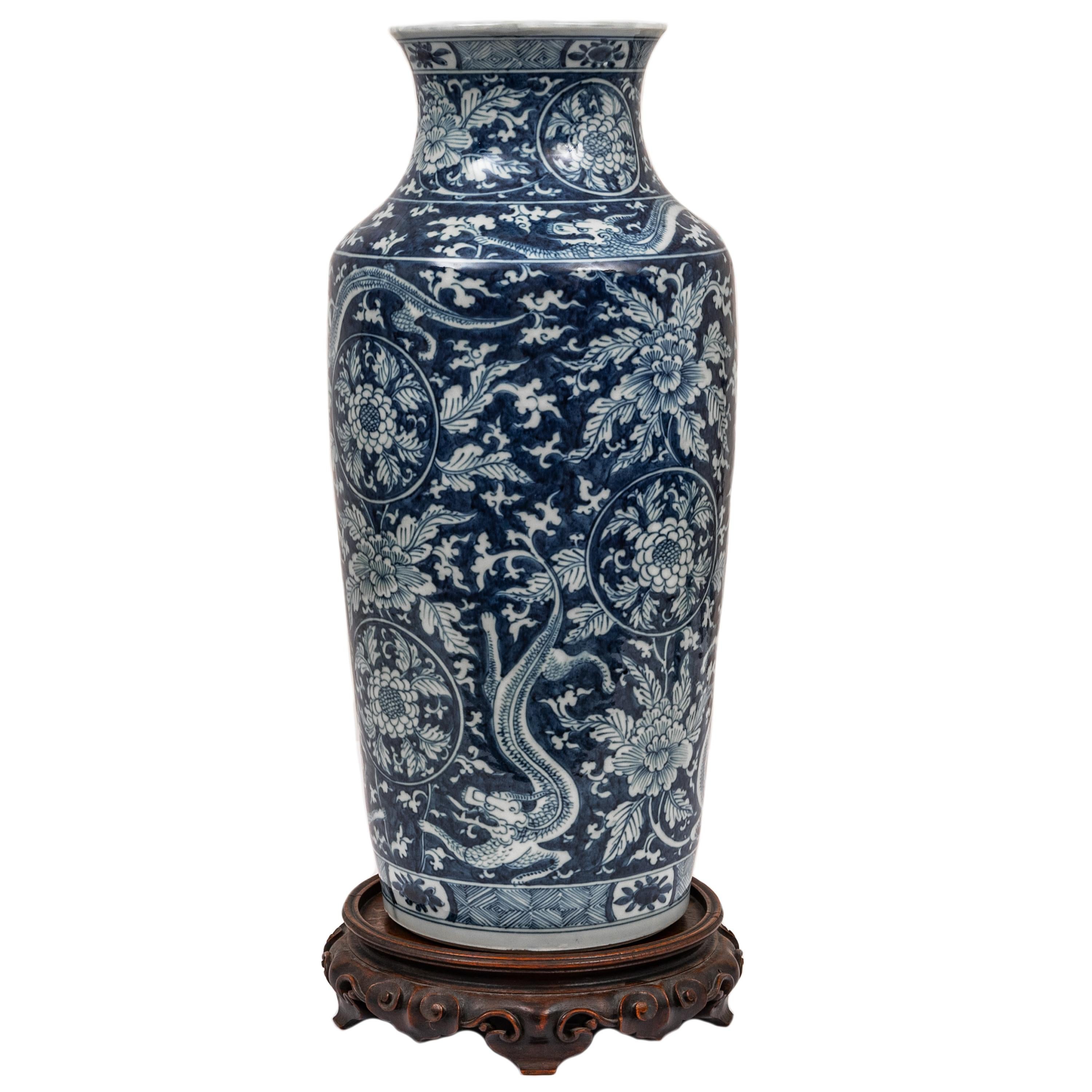 Late 17th Century Antique Blue White Chinese Porcelain Qing Dynasty Kangxi Period Dragon Vase 1680 For Sale