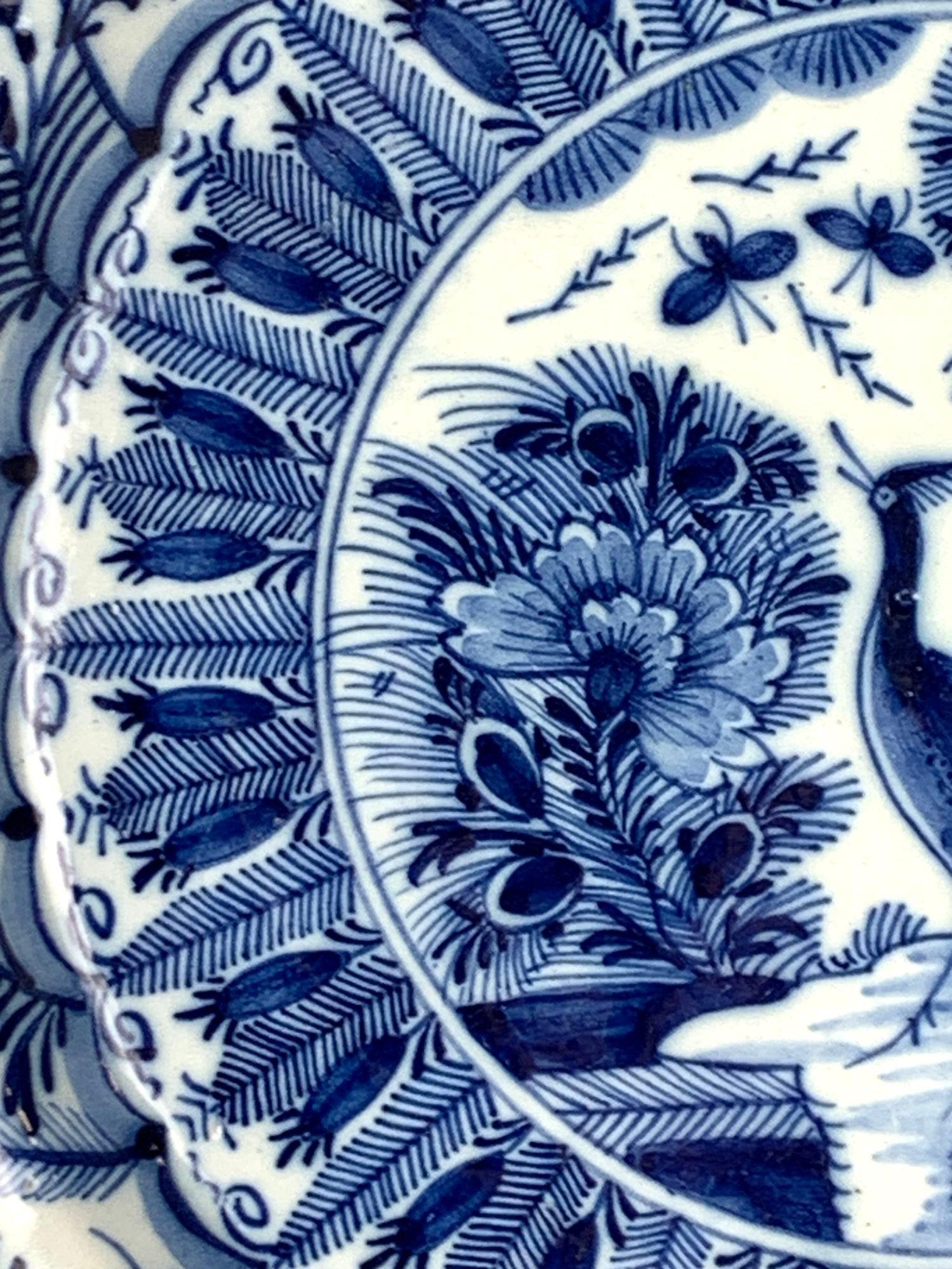 Antique Chargeur bleu et blanc de Delft par De Klaauw (The Claw) Pays-Bas Ca. 1780 en vente 3