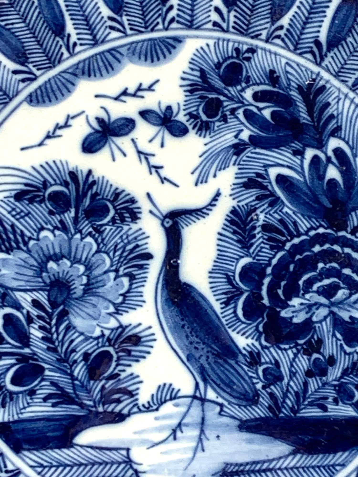 Antique Chargeur bleu et blanc de Delft par De Klaauw (The Claw) Pays-Bas Ca. 1780 en vente 4