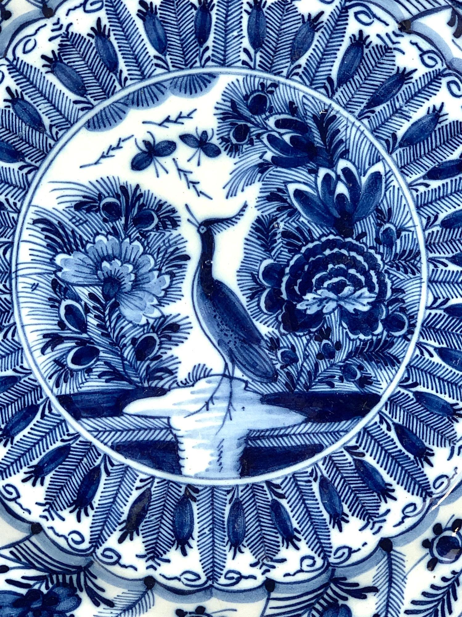Chinoiseries Antique Chargeur bleu et blanc de Delft par De Klaauw (The Claw) Pays-Bas Ca. 1780 en vente