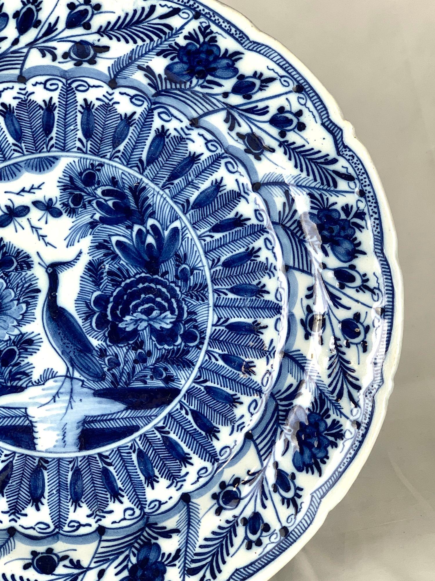 Antique Chargeur bleu et blanc de Delft par De Klaauw (The Claw) Pays-Bas Ca. 1780 en vente 1