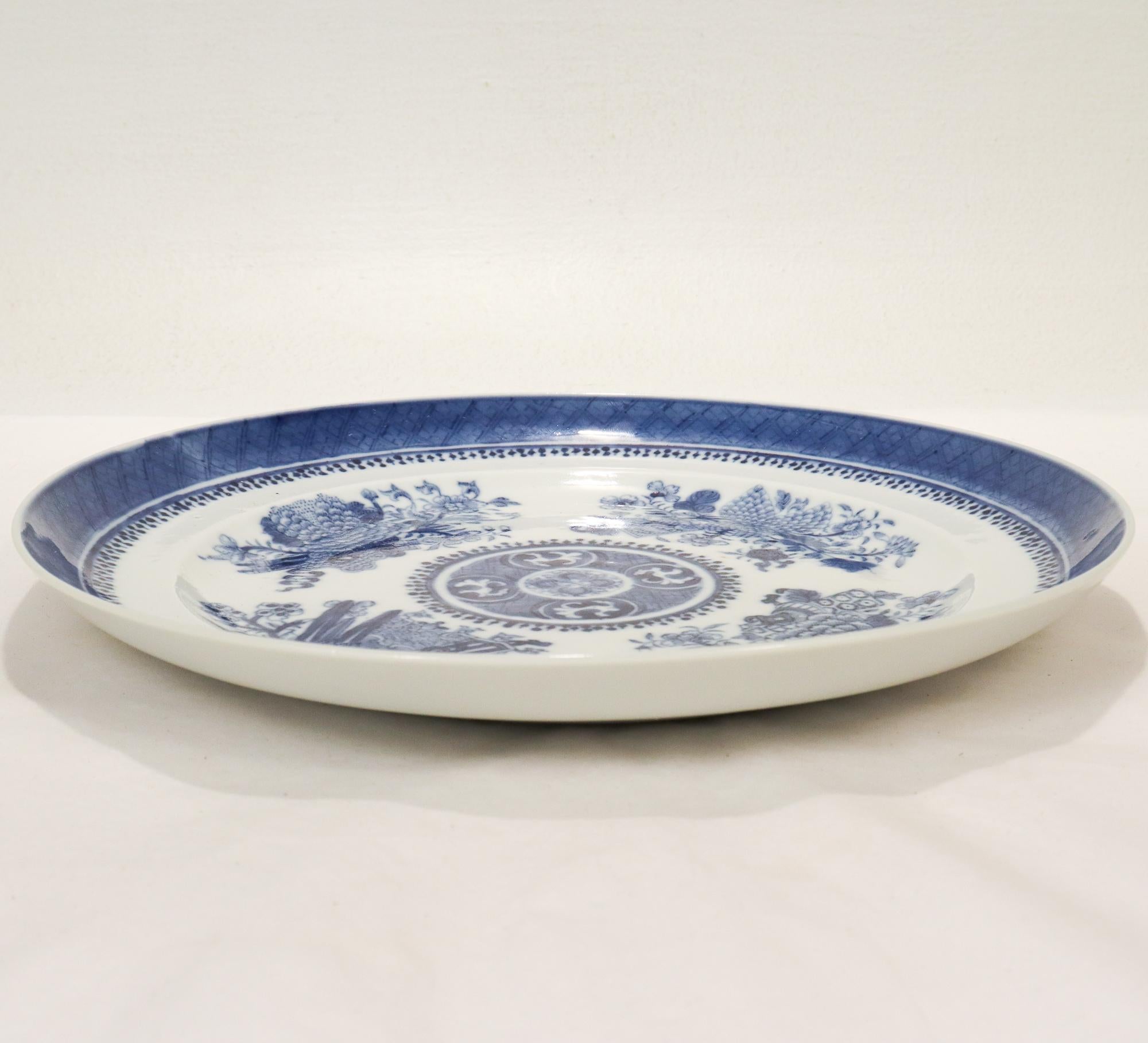 Antiker chinesischer Export-Porzellanteller mit blauem und weißem Fitzhugh-Muster, antik im Angebot 4
