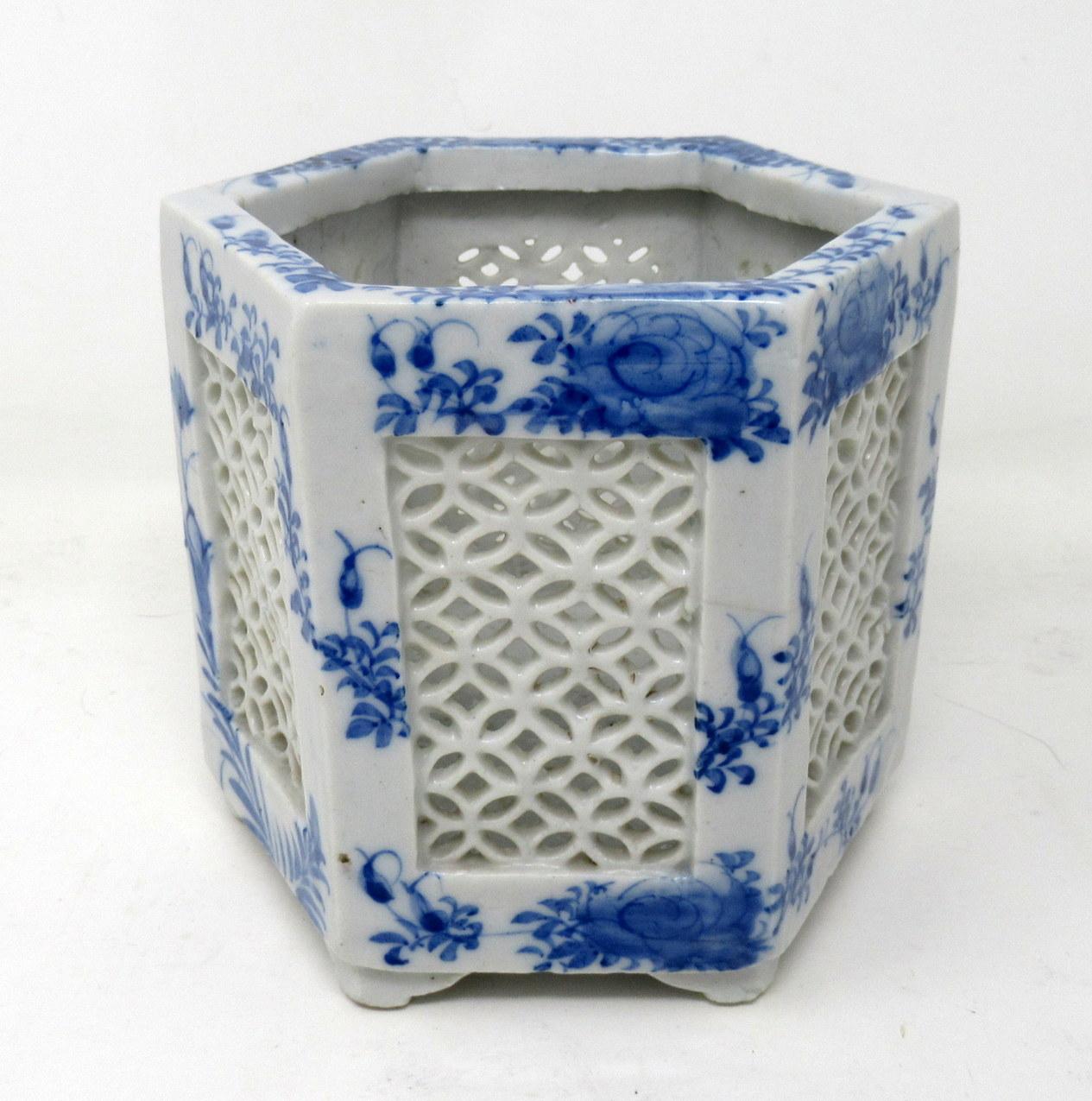 Stylish hand painted Chinese or Japanese Export reticulated or lattice pierced blue and white porcelain Vase or Table Centerpiece of hexagonal outline and of unusually large proportions, circa first half of the 20th century. 

Finely hand