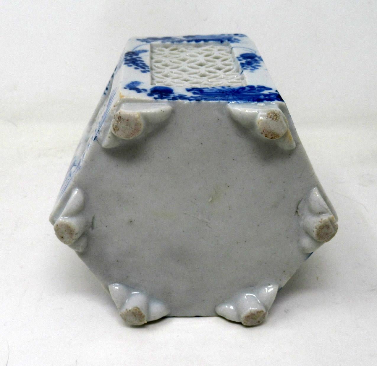 Antique Blue White Japanese Chinese Export Reticulated Hexagonal Porcelain Vase 1