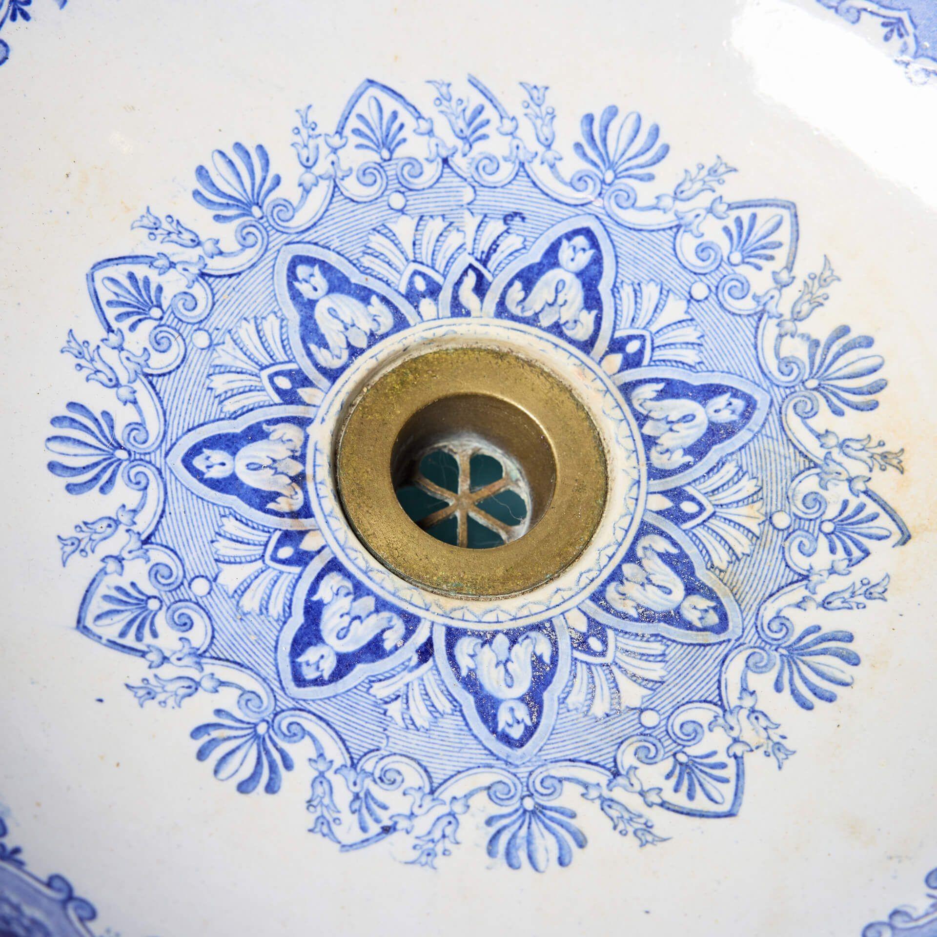 English Antique Blue & White Transfer Print Bowl Sink For Sale