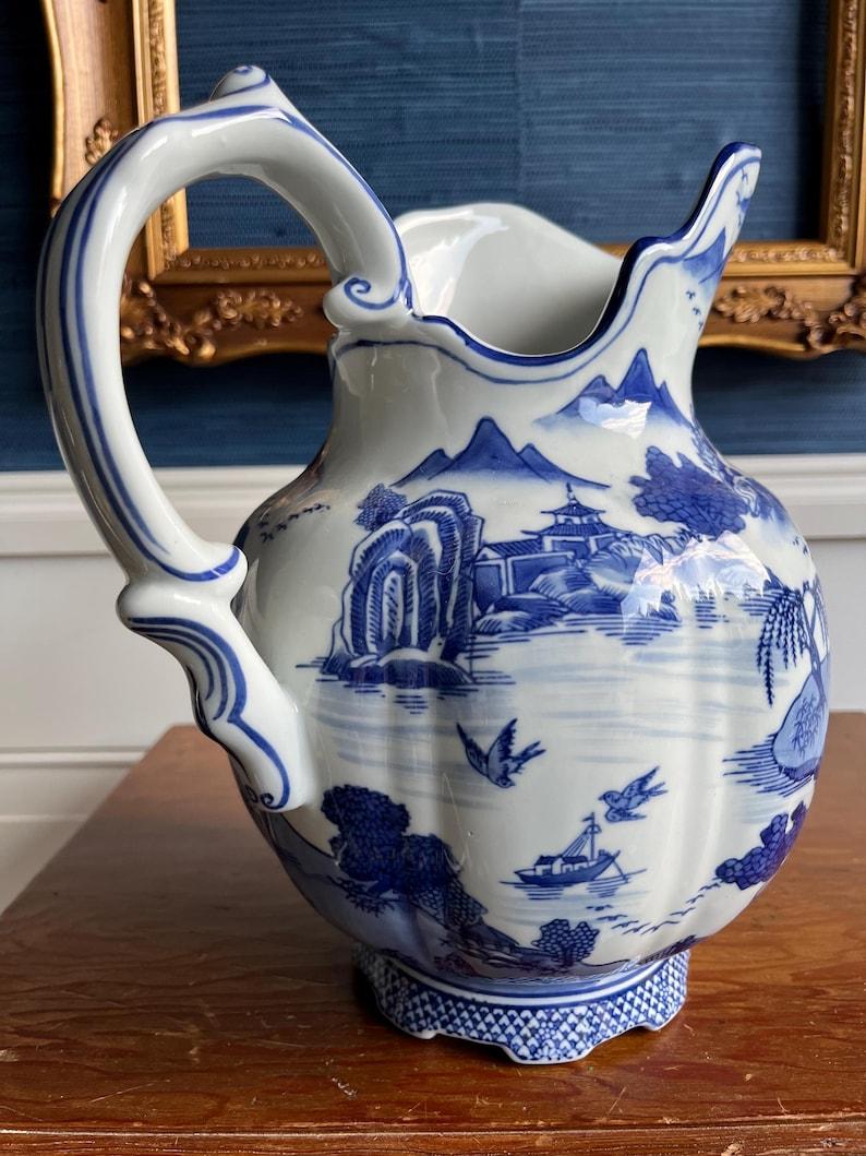 Blue & White Transferware Wash Basin & Pitcher Set  1900s–1920s In Good Condition For Sale In Portsmouth, VA