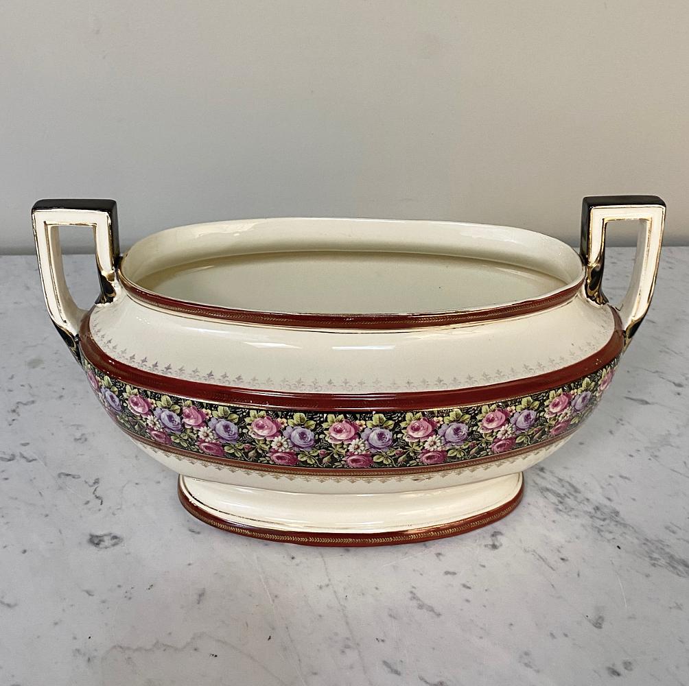 Antique Boch Jardiniere In Good Condition For Sale In Dallas, TX