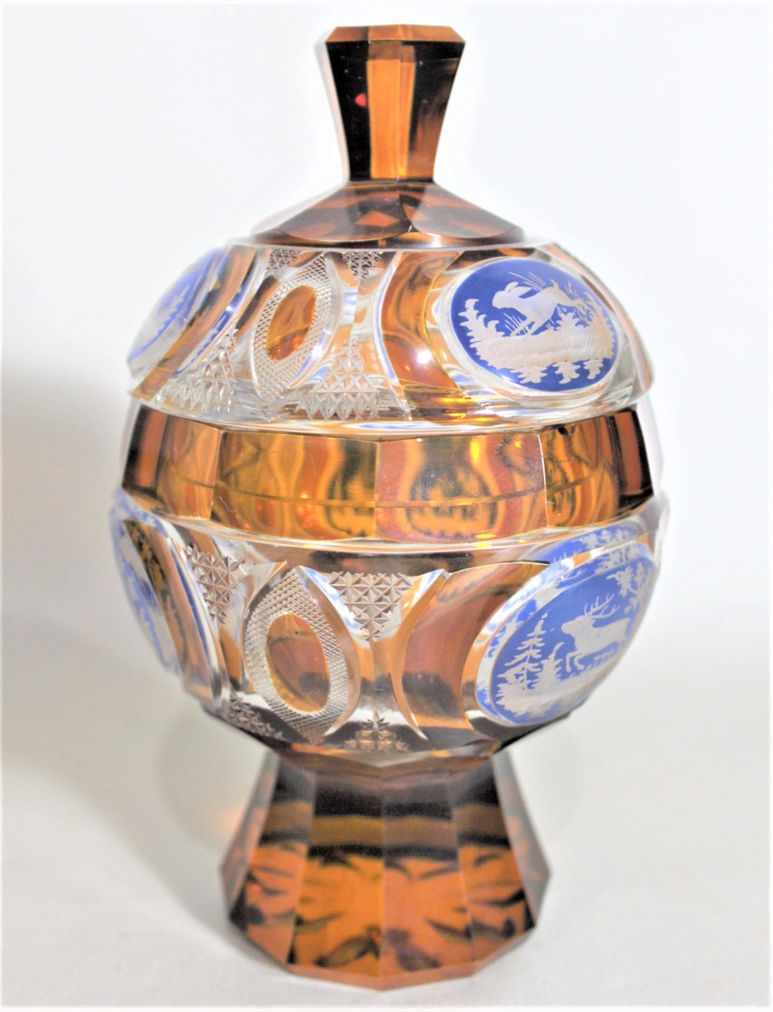 Compota de Cristal Cubierta Estilo Copa Antigua Bohemia de Ámbar Tallado a Transparente Art Decó en venta