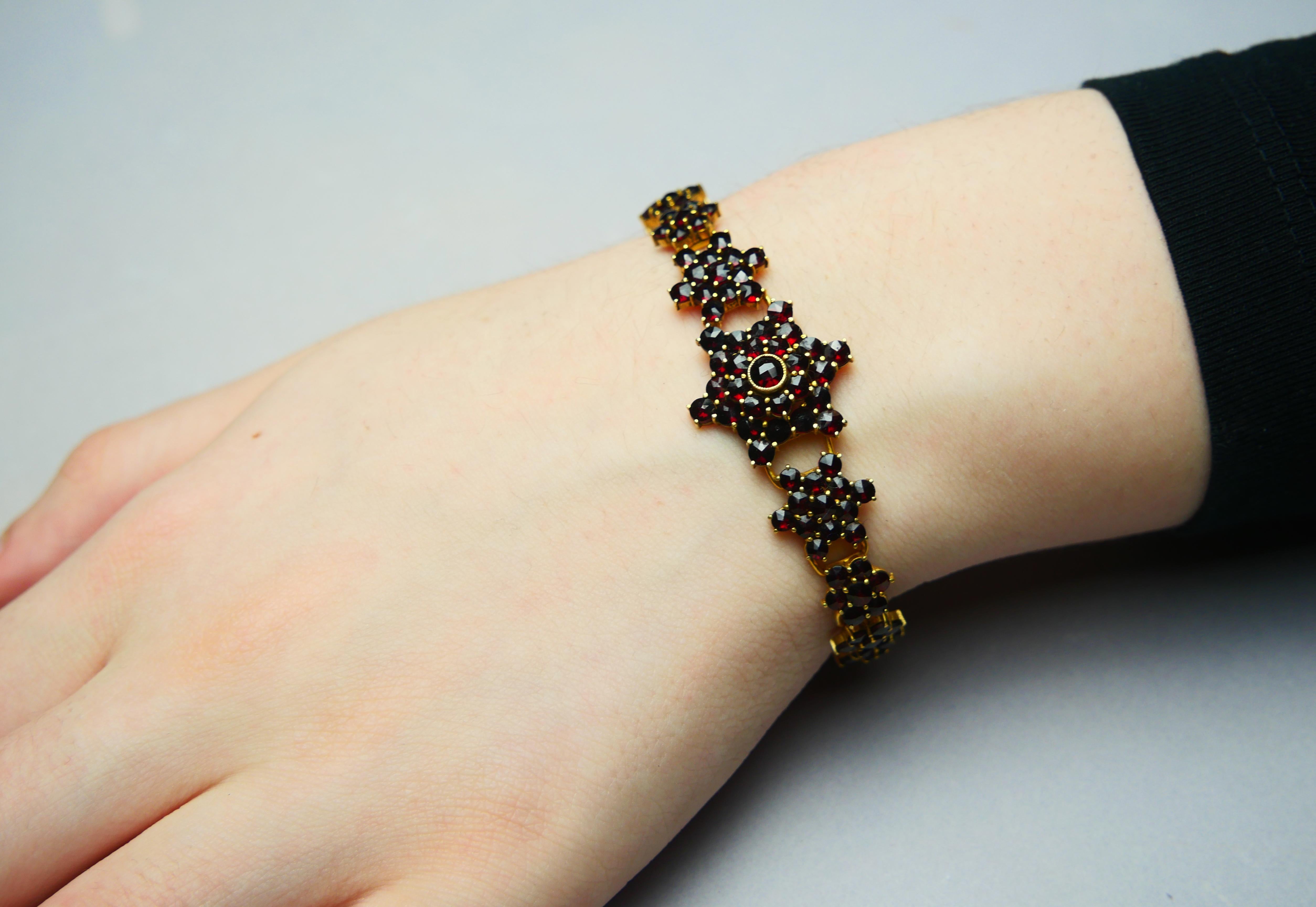 Renaissance Revival Antique Bohemian Bracelet Garnets Gilt Silver 16.5 cm/ 14.88 gr For Sale