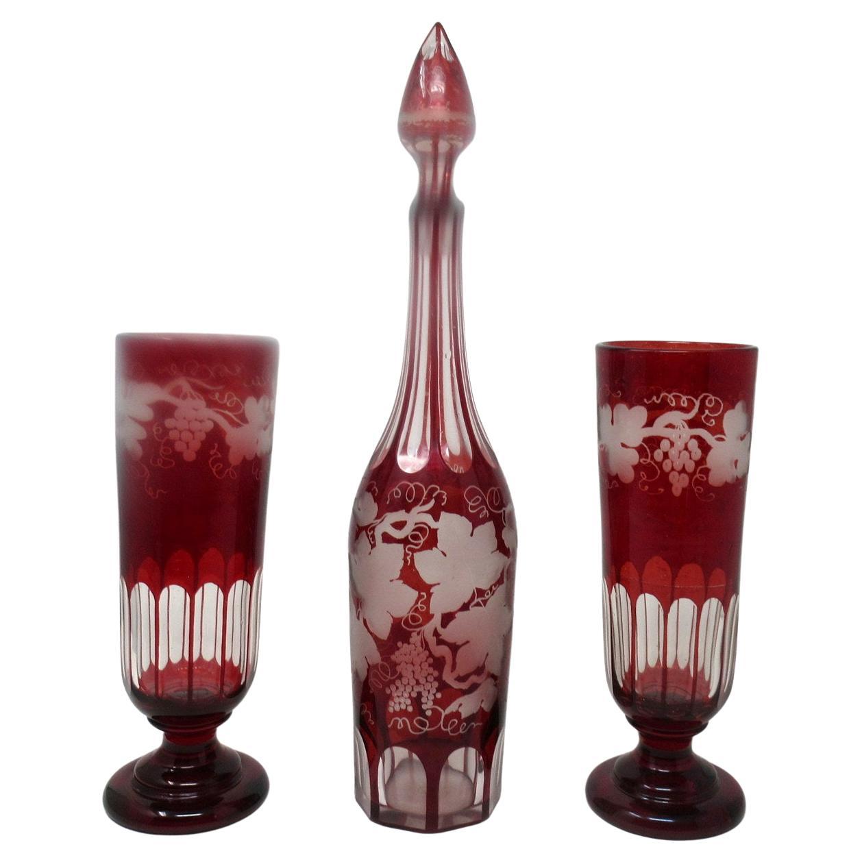 Antikes böhmisches Chech-Rubin-Cranberry-Glas-Dekanter, Paar Goblets-Vasen Egermann, Egermann