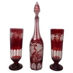 Antico decanter di vetro Chech Rubino Mirtillo Rosso Coppia di calici Vasi Egermann