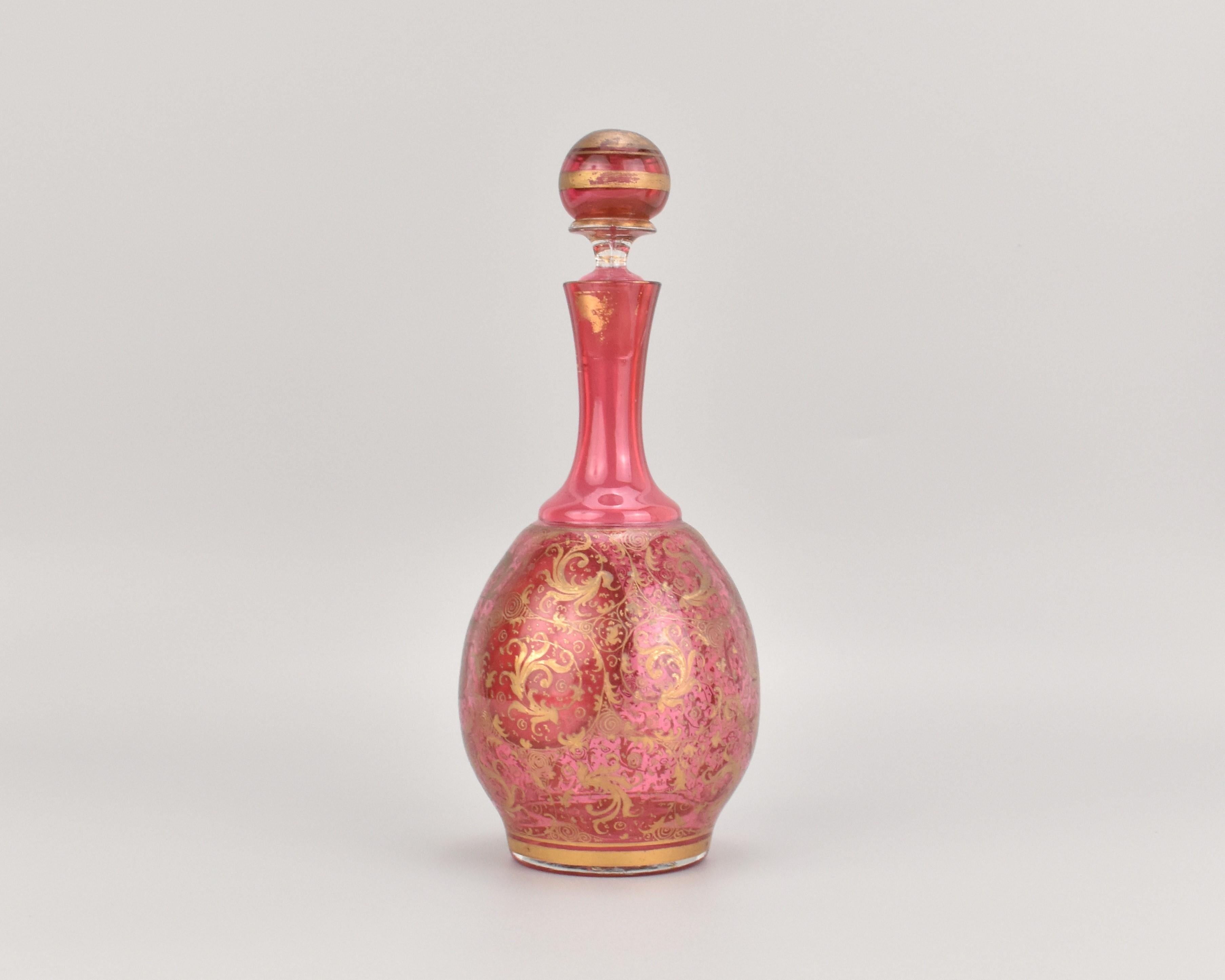 Antikes böhmisches Schminktischset aus Glas mit Preiselbeer-Overlay-Glas von Moser, 19. Jahrhundert im Angebot 2