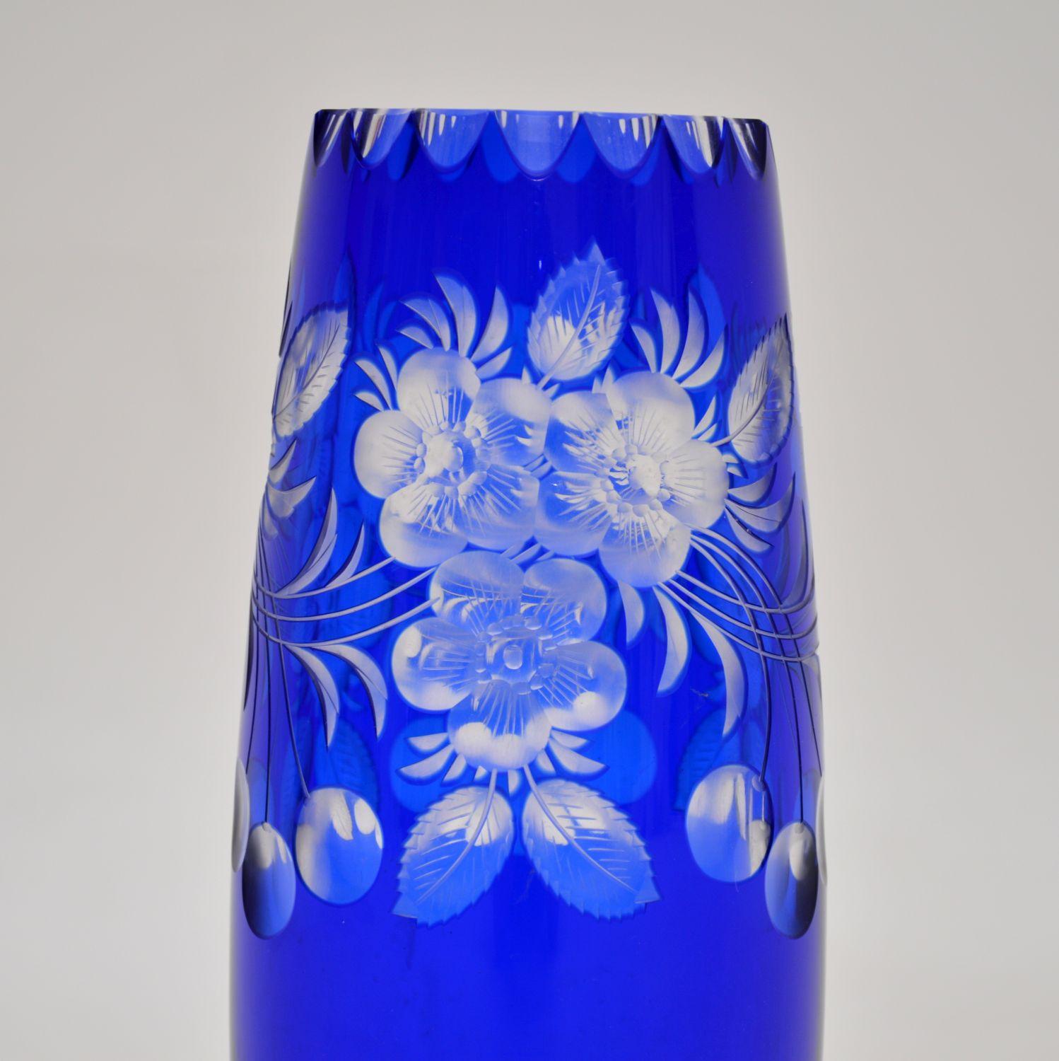 Antike böhmische Kristallglas-Tischlampe, Vase und Schale im Angebot 2