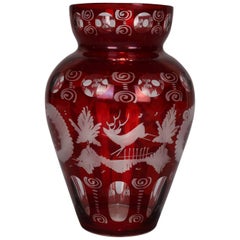 Vase d'antiquités bohème Egermann ancien taillé en clair représentant une scène de chasse de cerf et de château, vers 1880