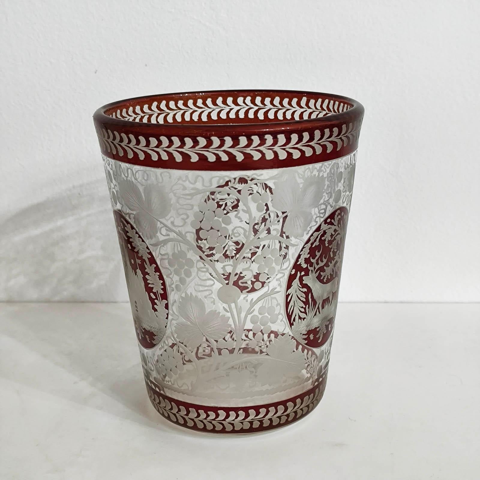 Vase bohémien ancien Egermann taillé en vigne claire et scène de chasse, 19ème siècle en vente 3