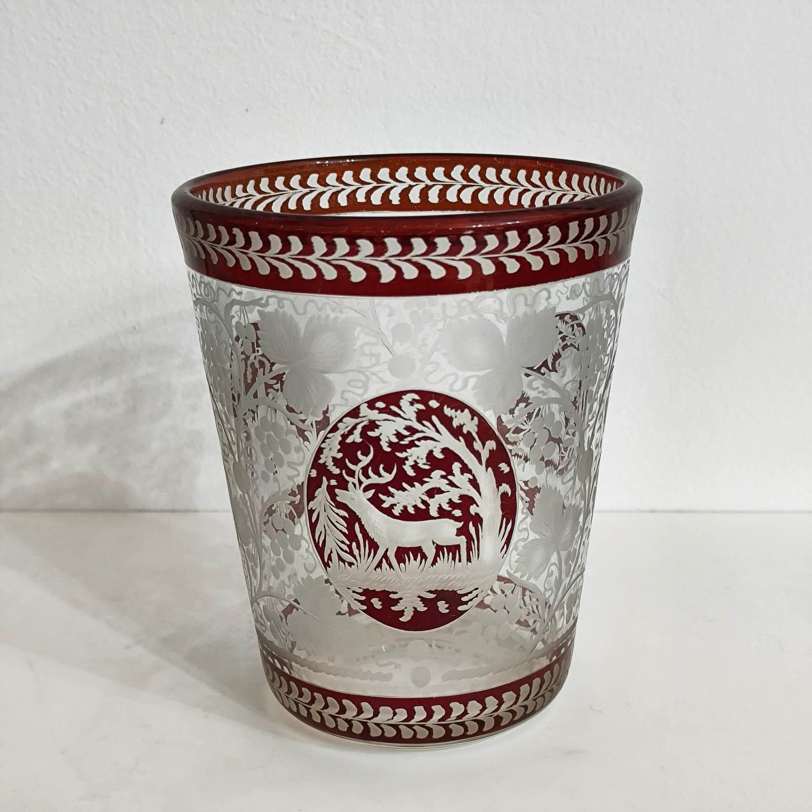 Vase bohémien ancien Egermann taillé en vigne claire et scène de chasse, 19ème siècle en vente 4