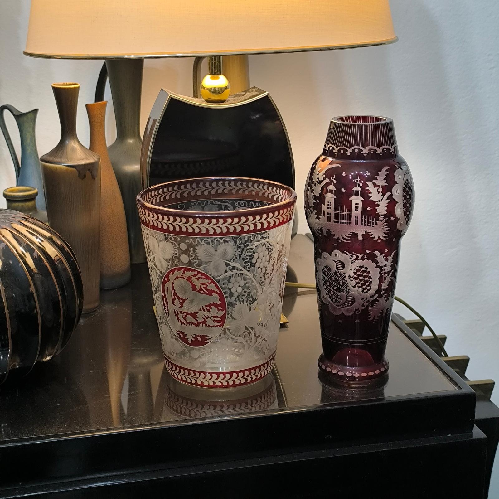 Art nouveau Vase bohémien ancien Egermann taillé en vigne claire et scène de chasse, 19ème siècle en vente