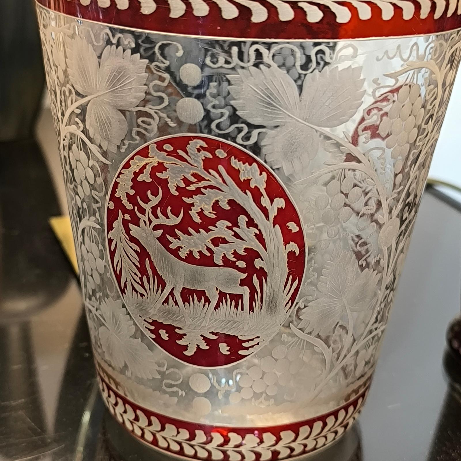 Cristal Vase bohémien ancien Egermann taillé en vigne claire et scène de chasse, 19ème siècle en vente