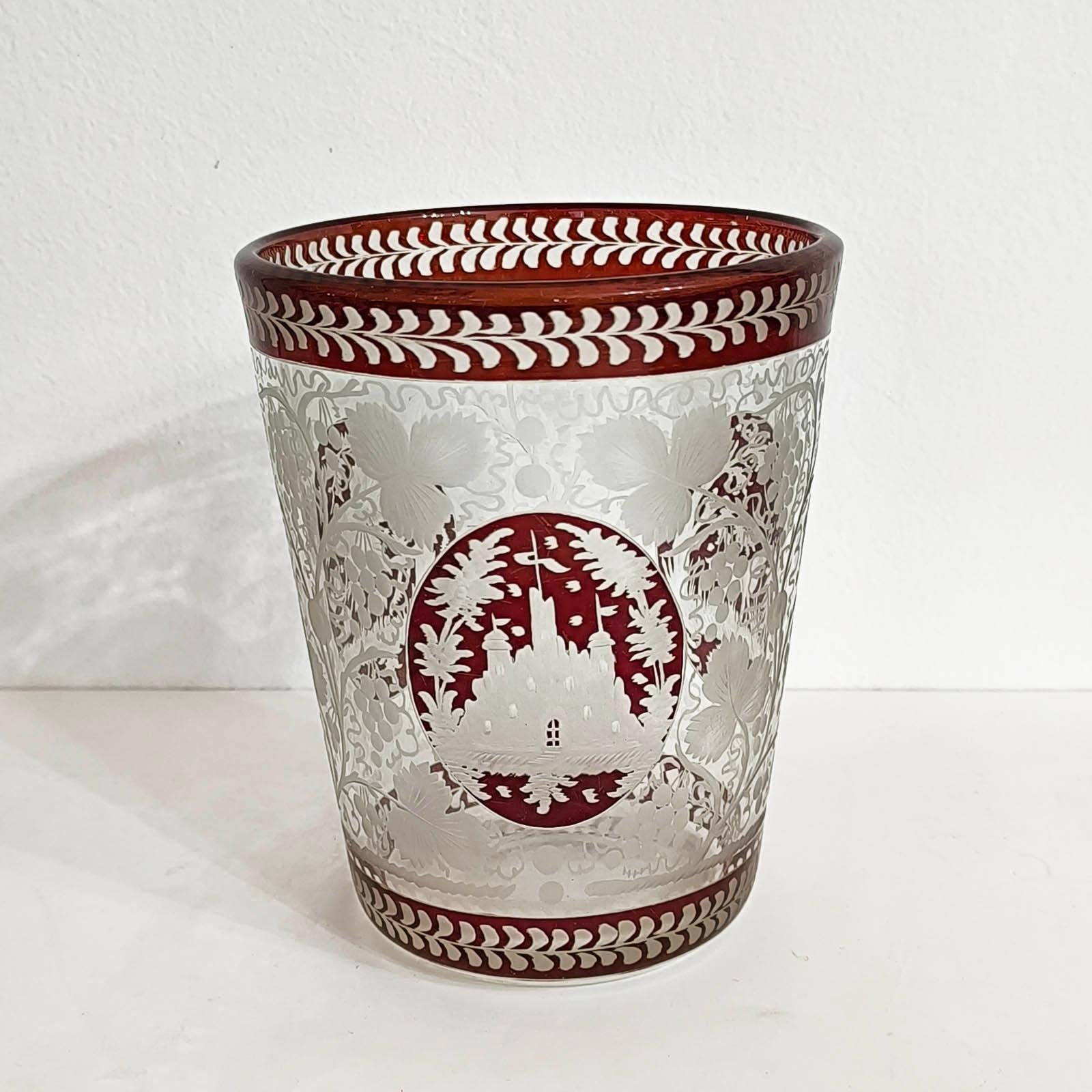 Vase bohémien ancien Egermann taillé en vigne claire et scène de chasse, 19ème siècle en vente 2