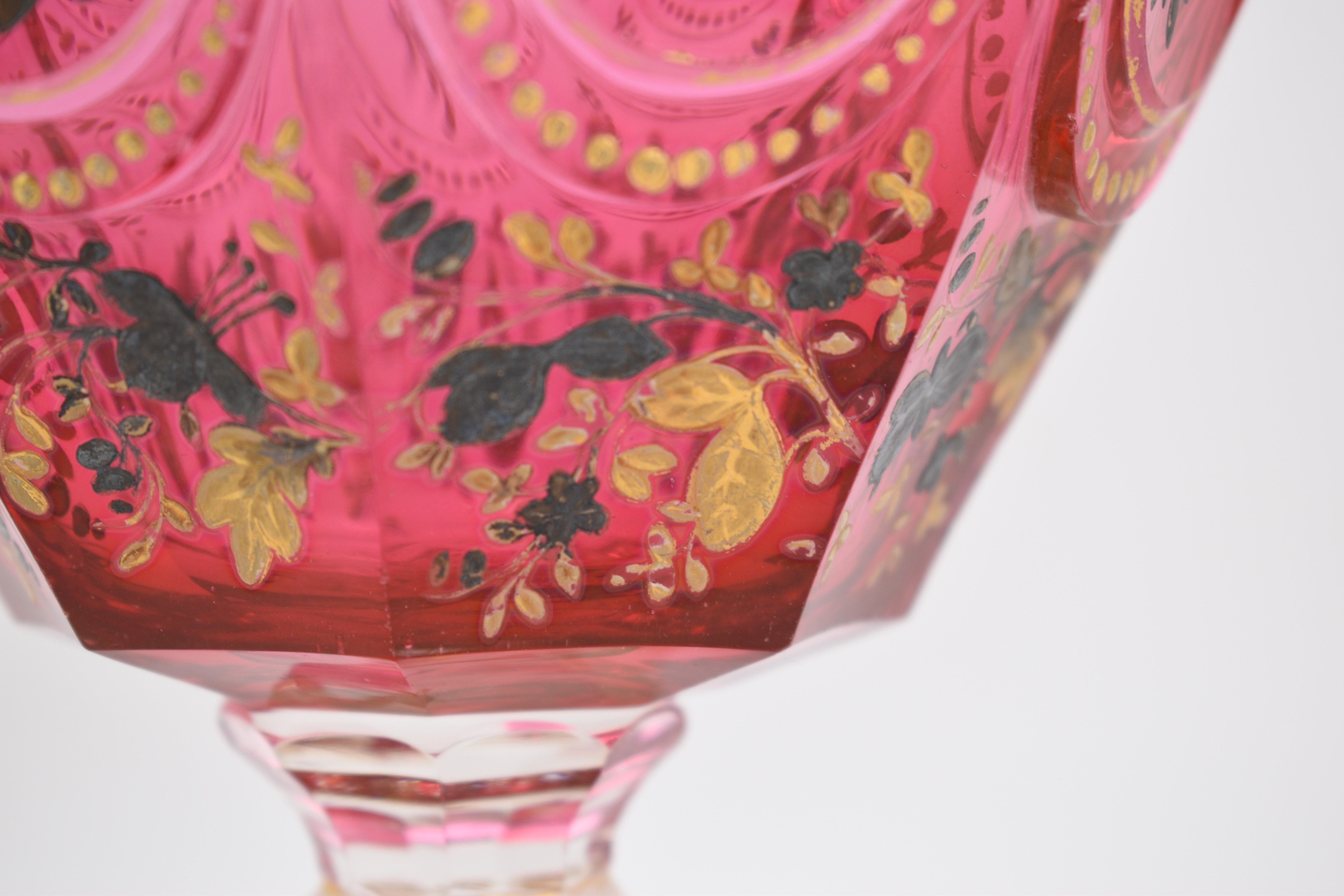 XIXe siècle Centre de table en verre émaillé de Bohème, 19e siècle en vente