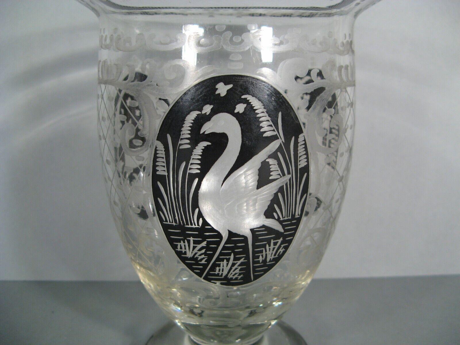Antico vaso di cristallo inciso di Boemia con motivi di castelli, cervi e uccelli - 1Y126 1