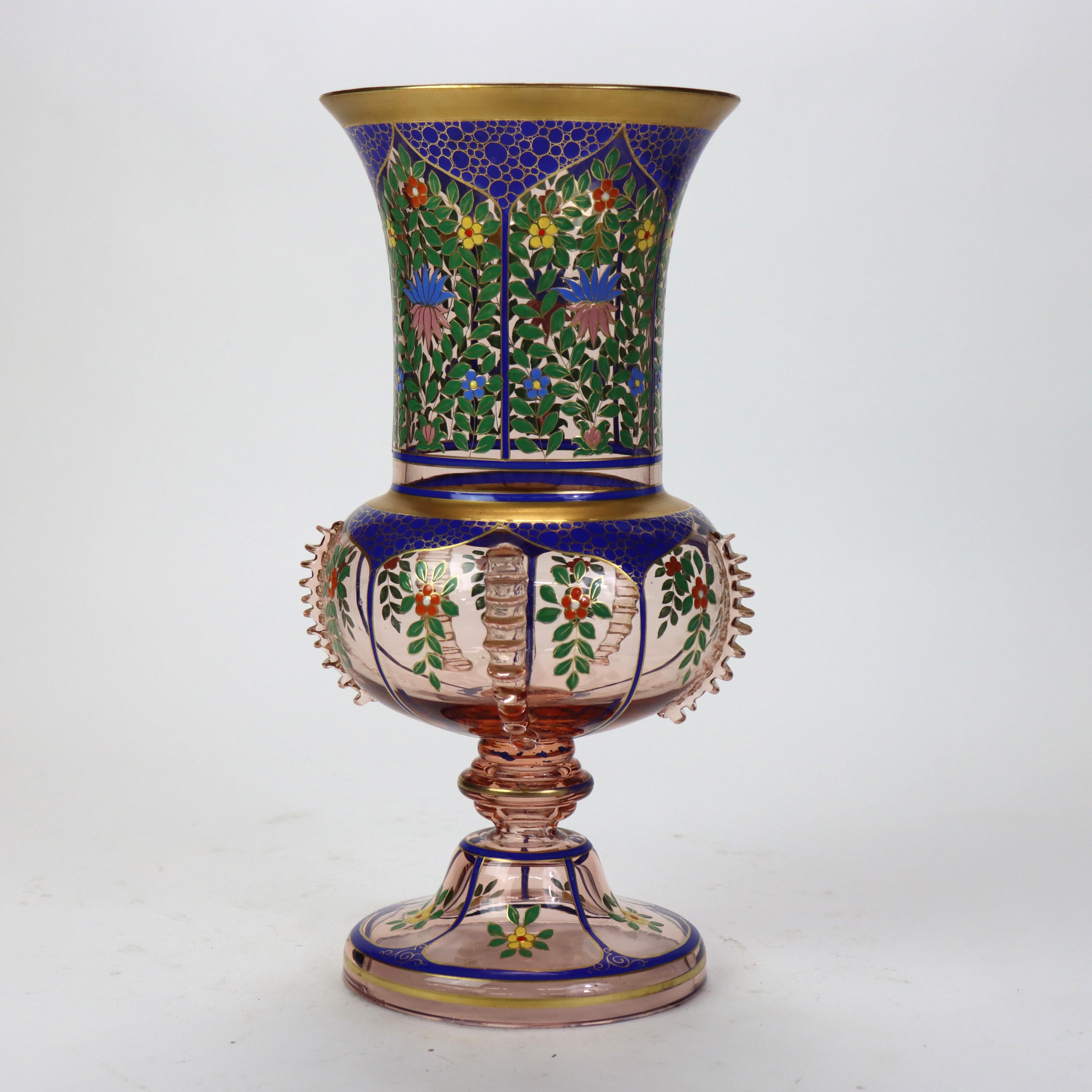 Antiguo jarrón de cristal esmaltado policromado con flores de Bohemia S. XIX en venta 1