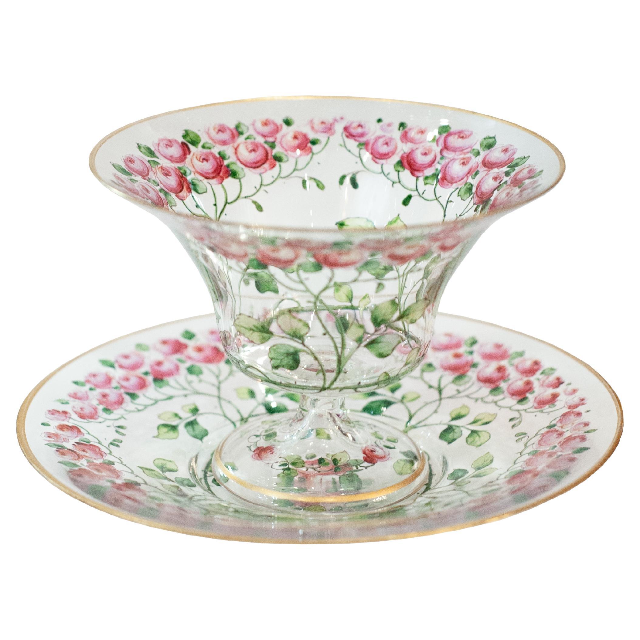 Antique Bol à pied et sous-plat de Bohème avec bords dorés et fleurs de rose