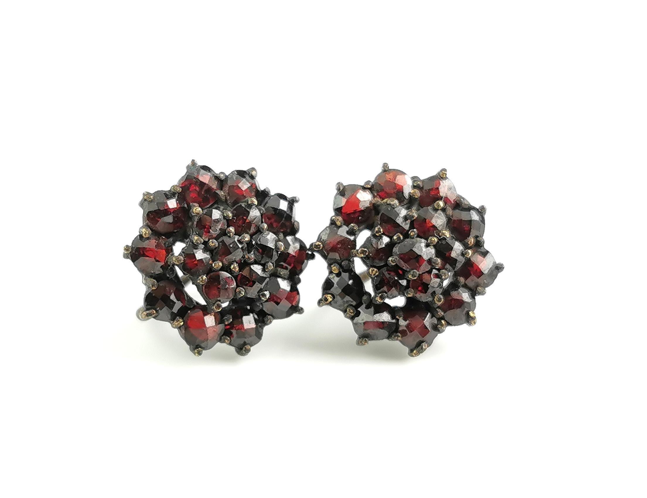 Antique Bohemian garnet cluster earrings, screw back, gilt metal In Fair Condition In NEWARK, GB