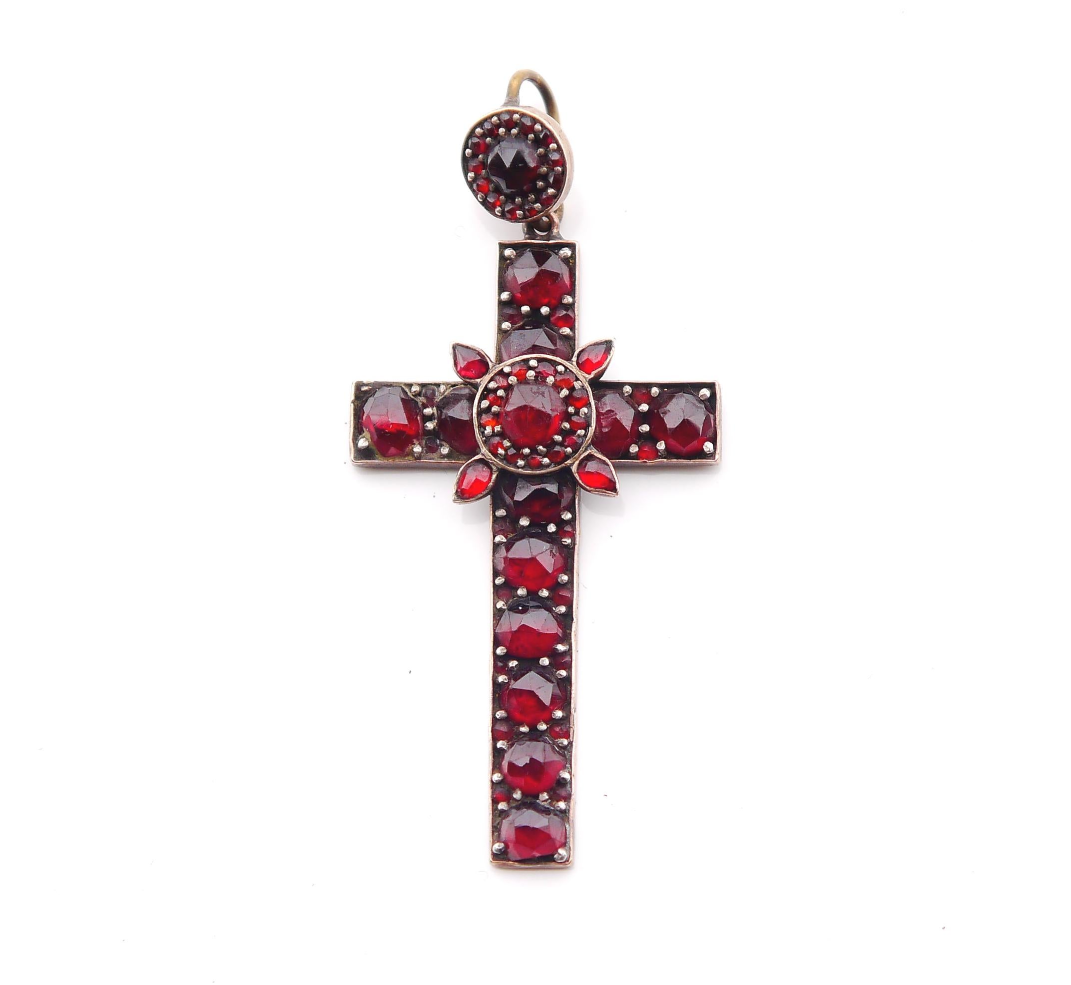 Arts and Crafts Antique Bohemian Garnet Cross Crucifix Garnets solid Gilt Silver/ 9.9gr For Sale