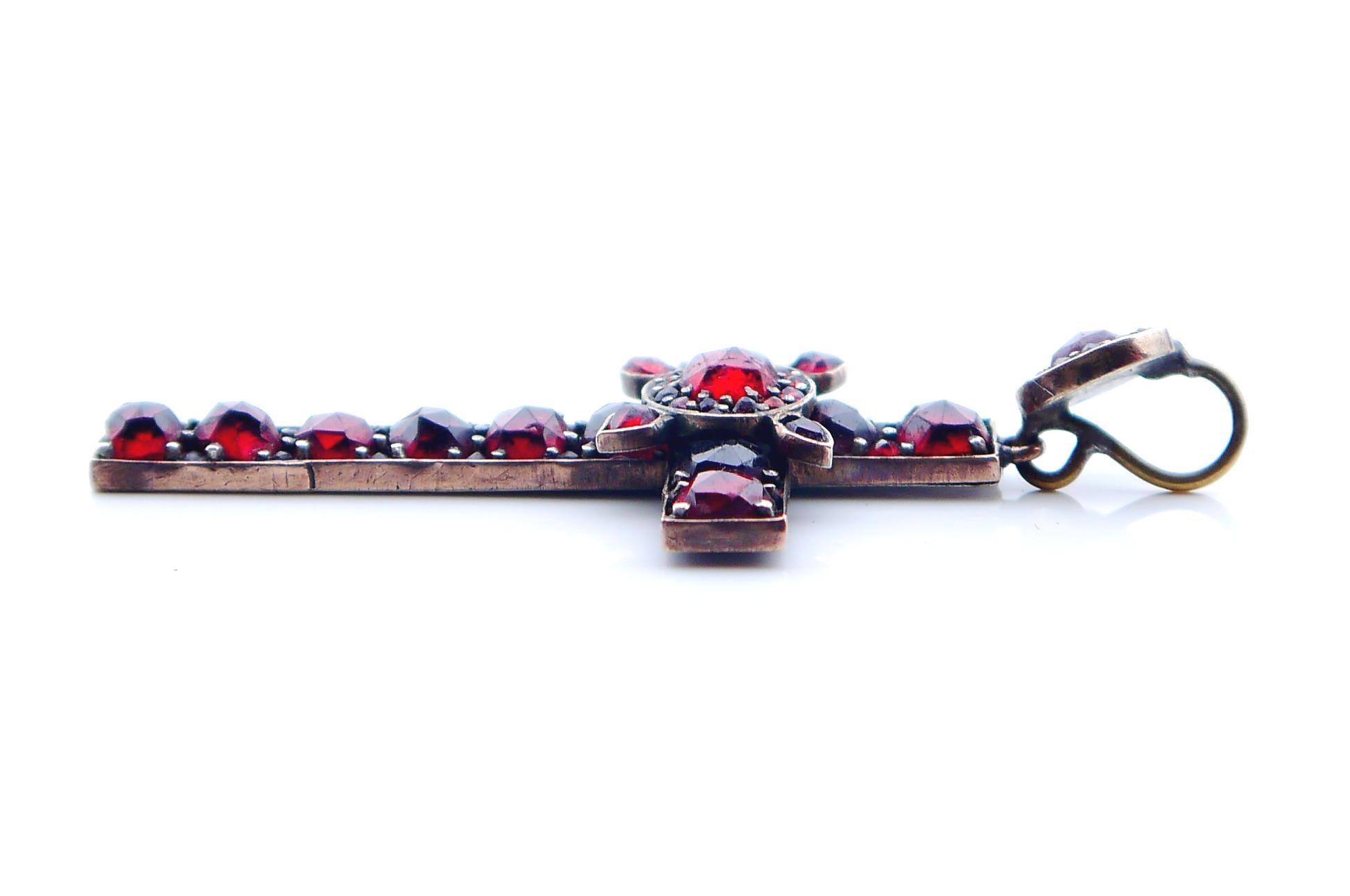 Antique Bohemian Garnet Cross Crucifix Garnets solid Gilt Silver/ 9.9gr For Sale 3