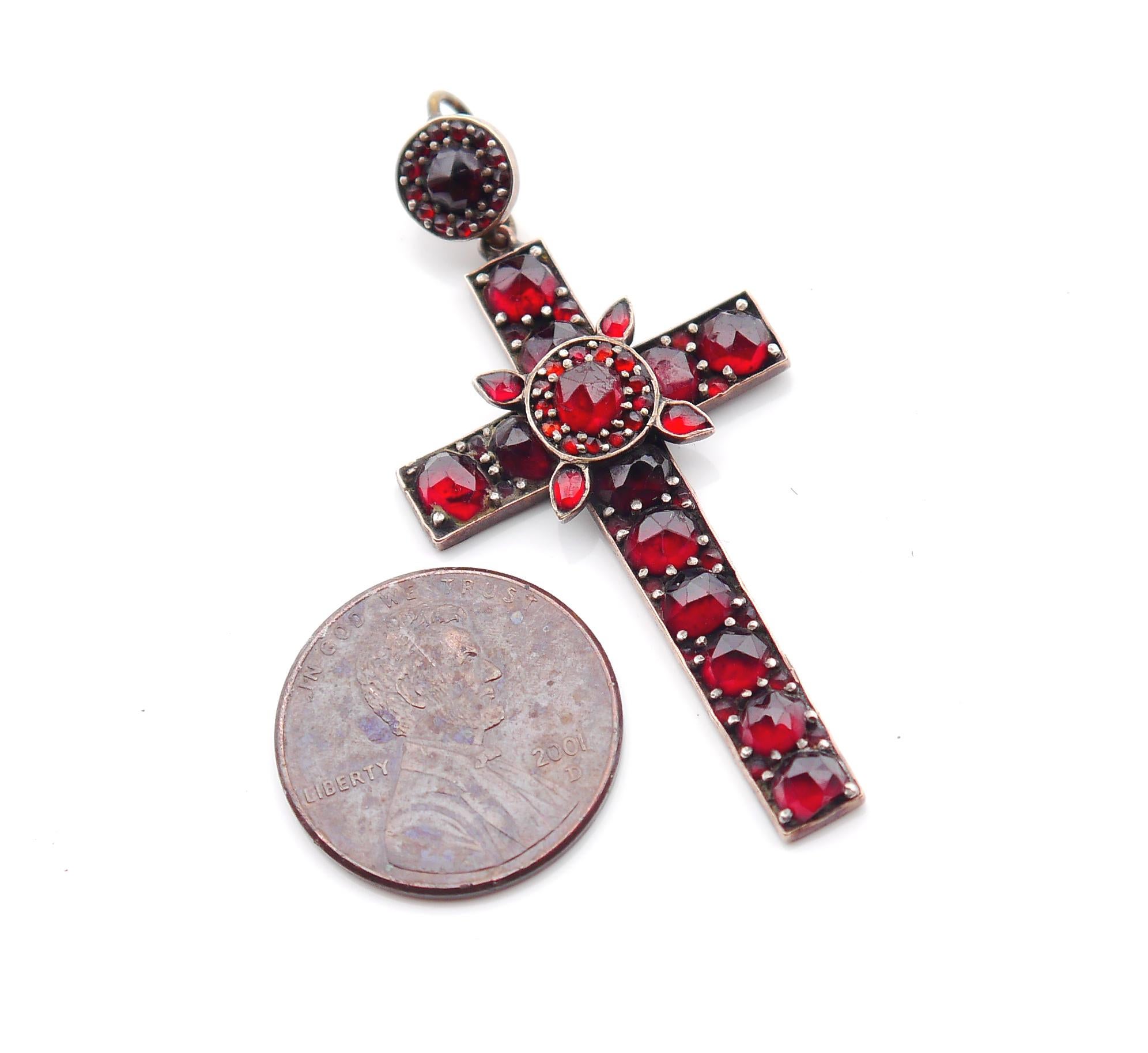 Antique Bohemian Garnet Cross Crucifix Garnets solid Gilt Silver/ 9.9gr For Sale 4