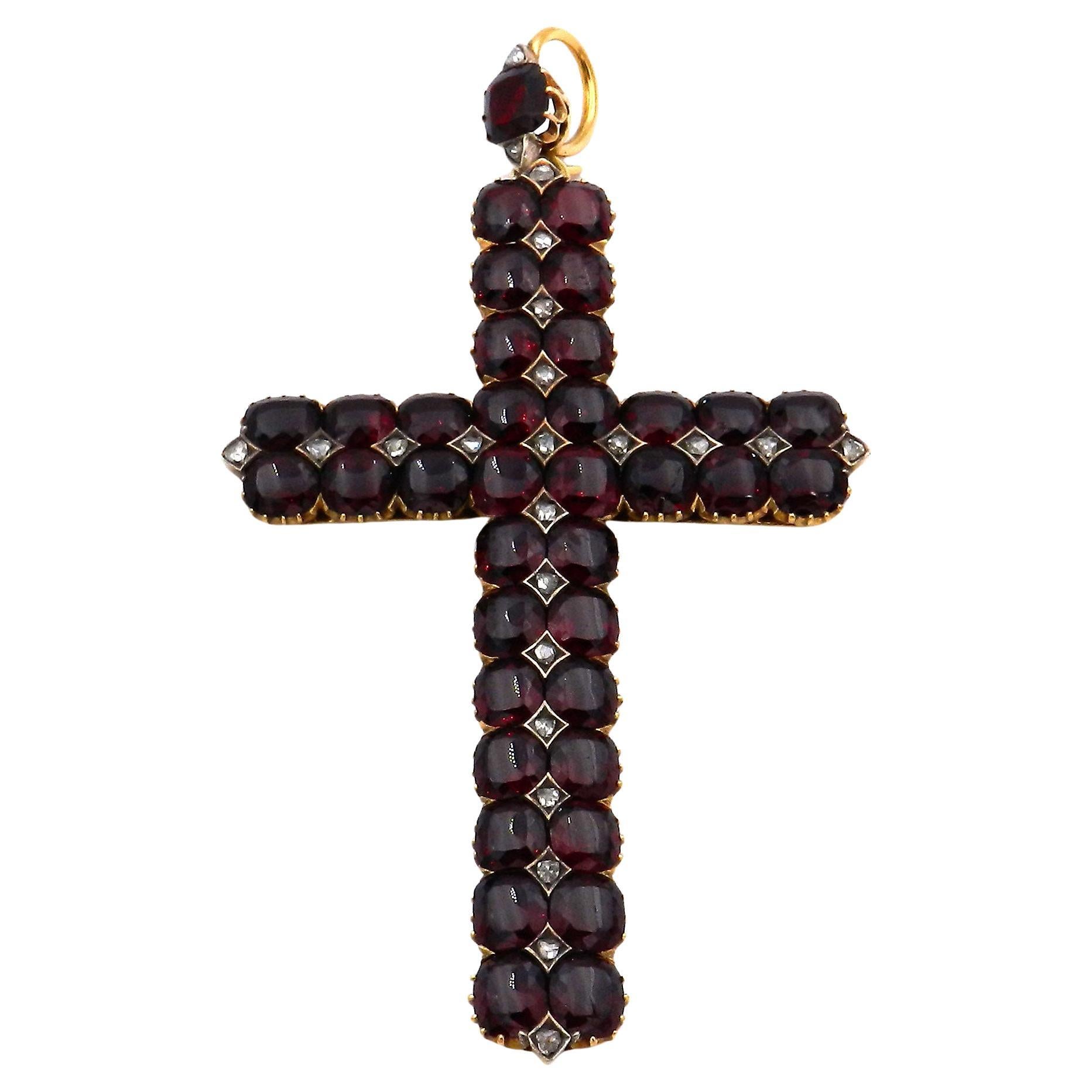 Antico ciondolo a croce in granato di Boemia e diamanti 18 carati Vienna circa 1870