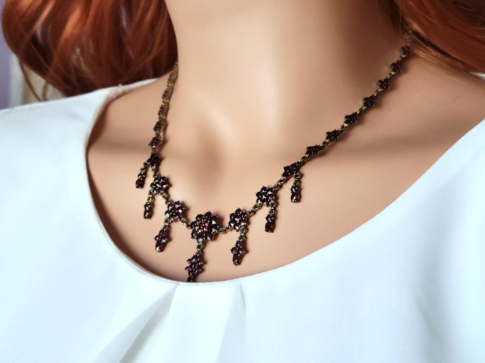 vintage garnet necklace