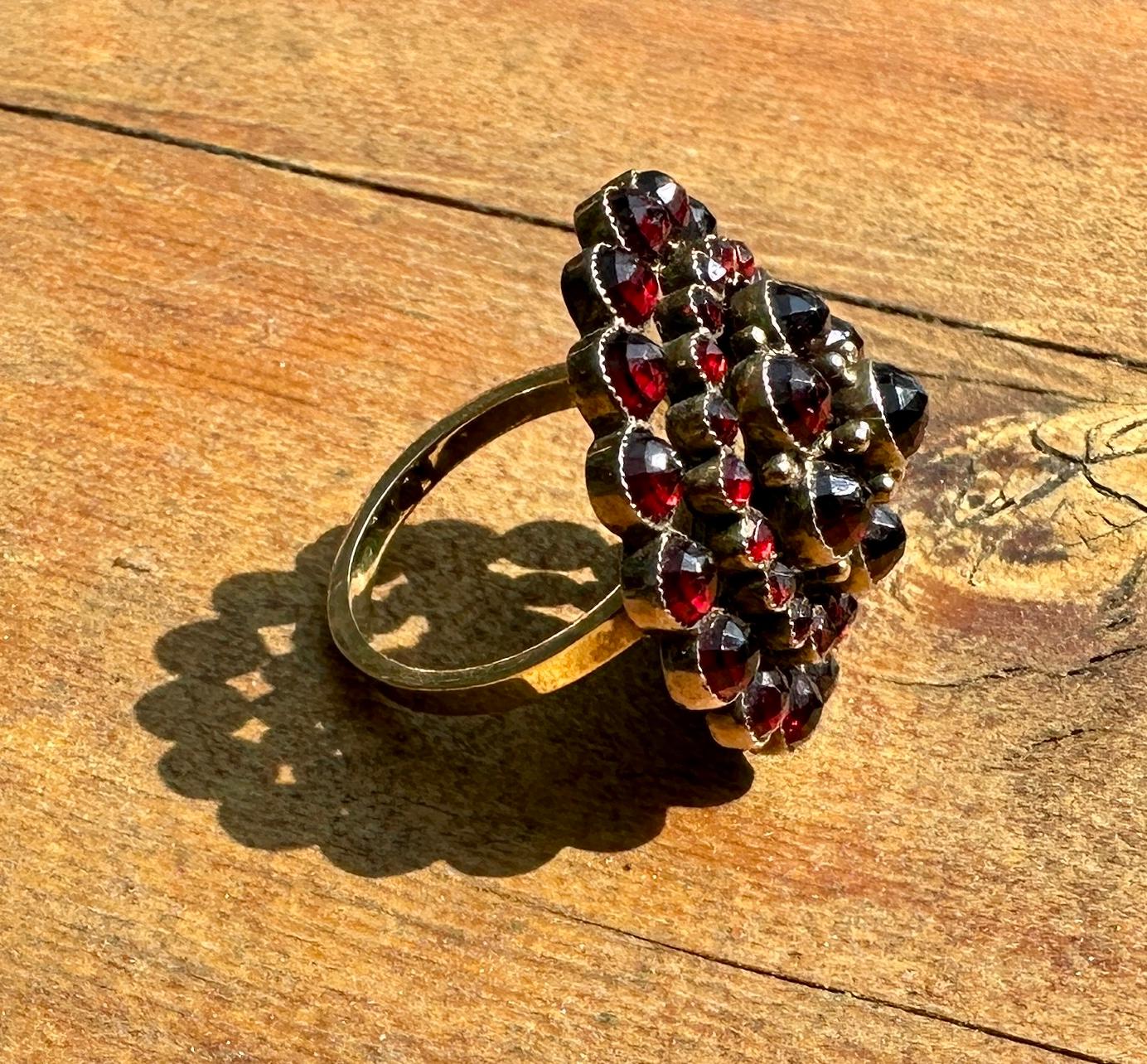 Belle Époque Antique Bohemian Garnet Ring 14 Karat Gold Victorian Belle Epoque For Sale