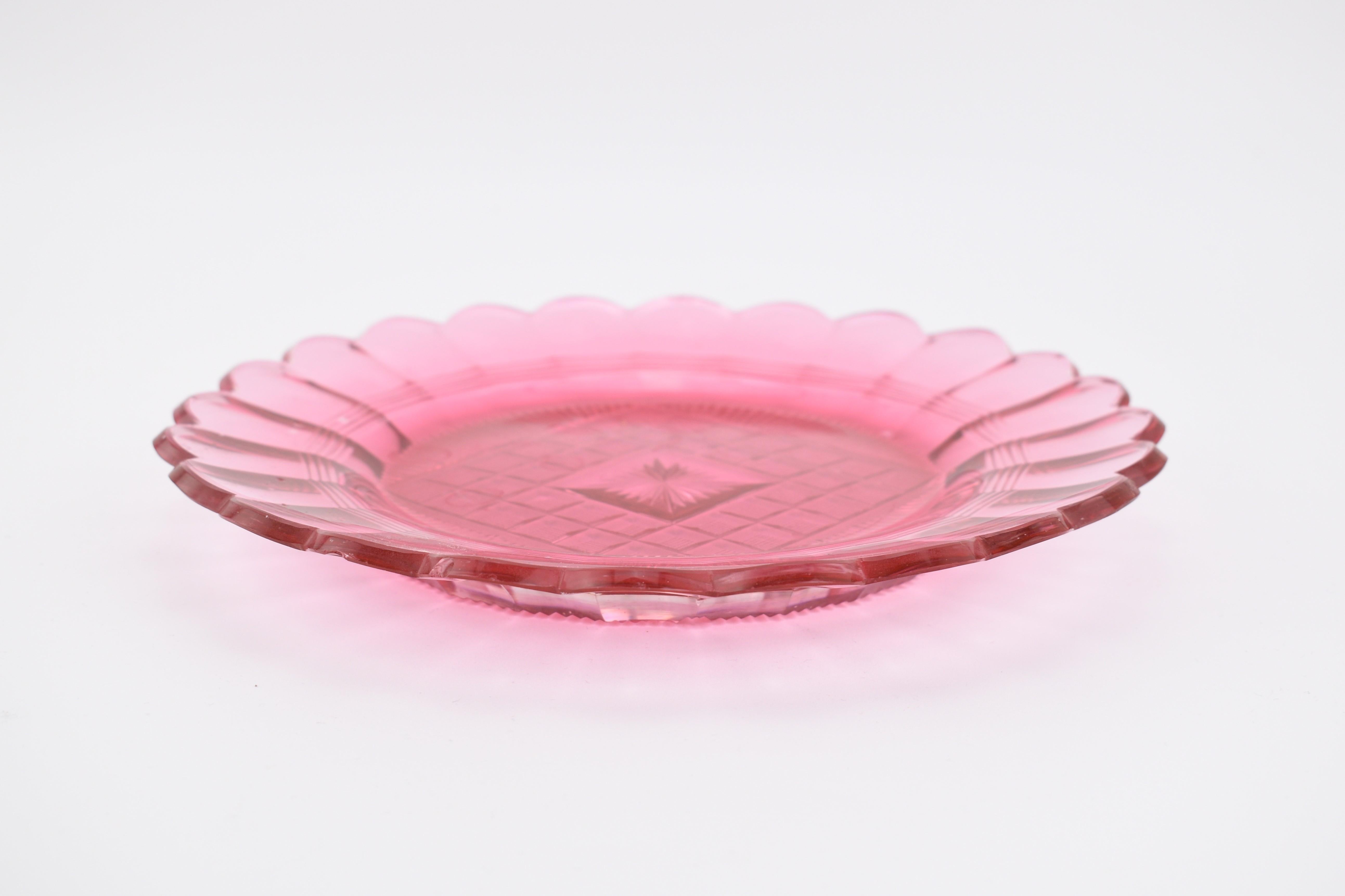 ANTIQUE BOHEMIAN GILT CRANBERRY GLASS CENTERPIECE BOWL AND PLATE, 19th CENTURY For Sale 1