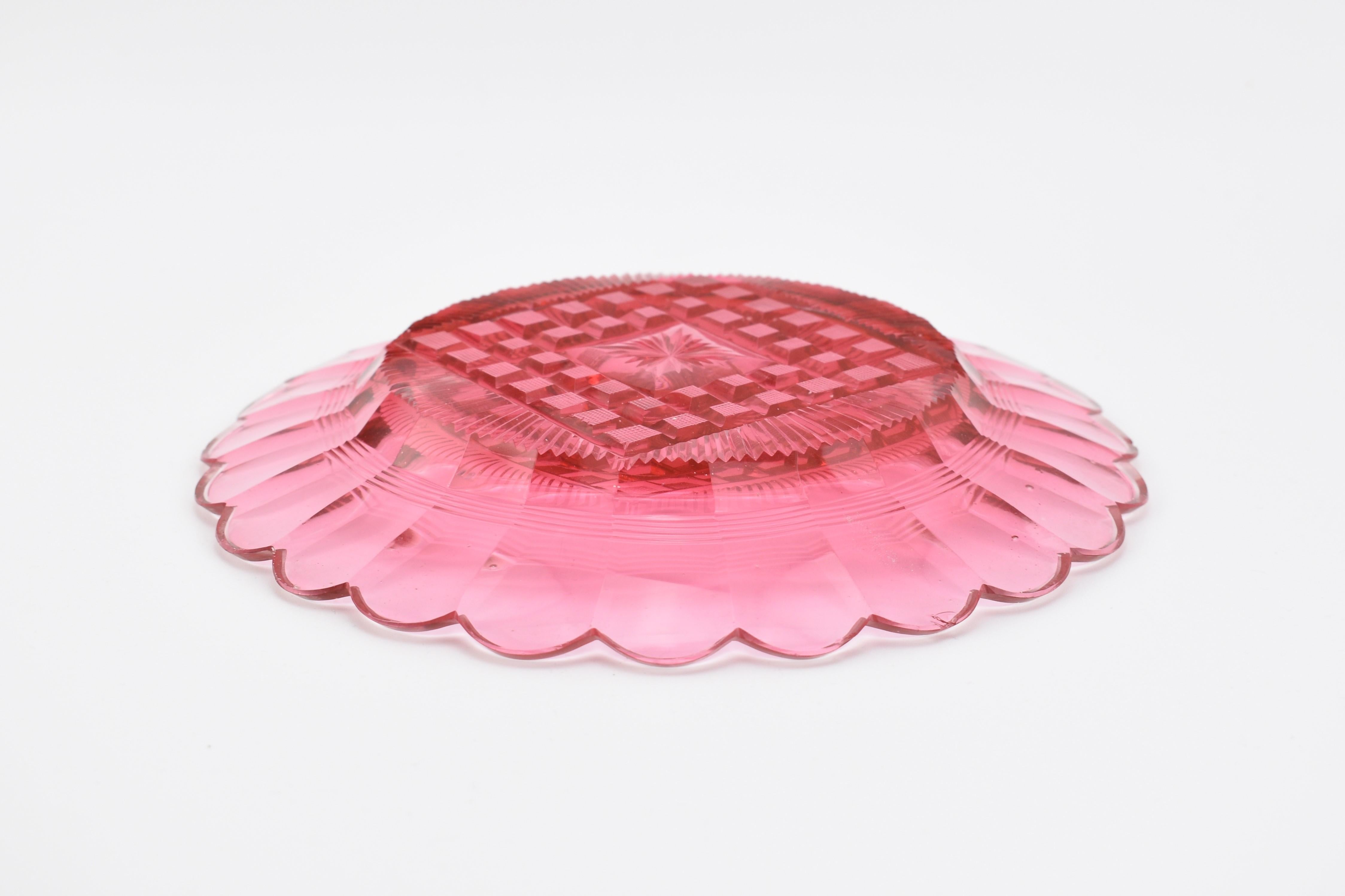 ANTIQUE BOHEMIAN GILT CRANBERRY GLASS CENTERPIECE BOWL AND PLATE, 19th CENTURY For Sale 3