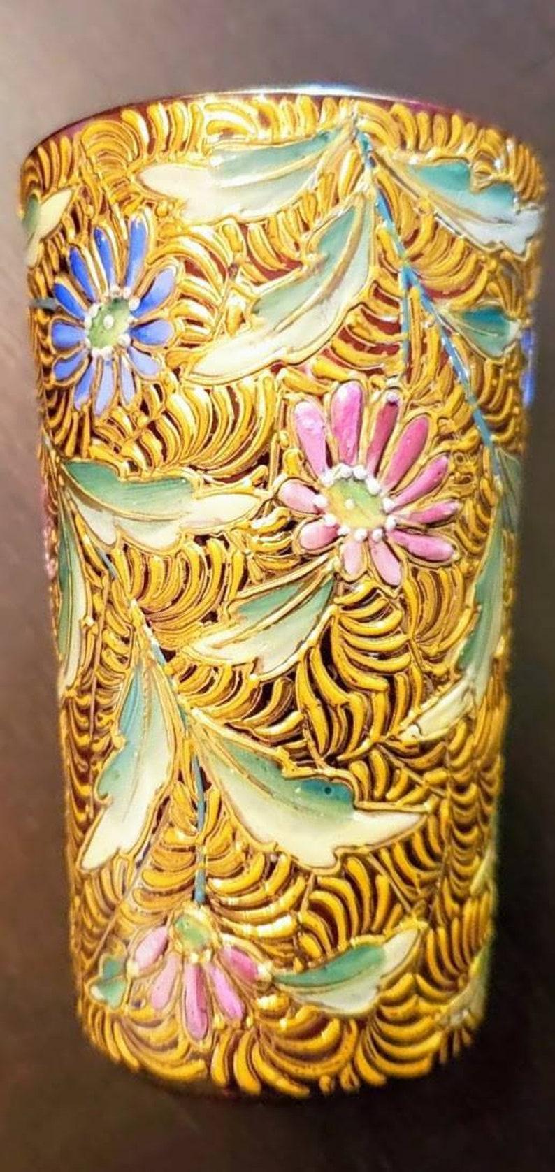 Émaillé Verre d'art bohème doré ancien, attribué à Moser Glassworks en vente