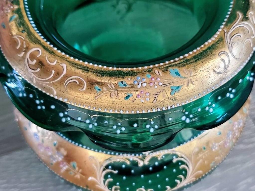 Antike böhmische vergoldete, emaillierte und emaillierte Vase, Moser Glasshütte zugeschrieben im Zustand „Gut“ im Angebot in Forney, TX